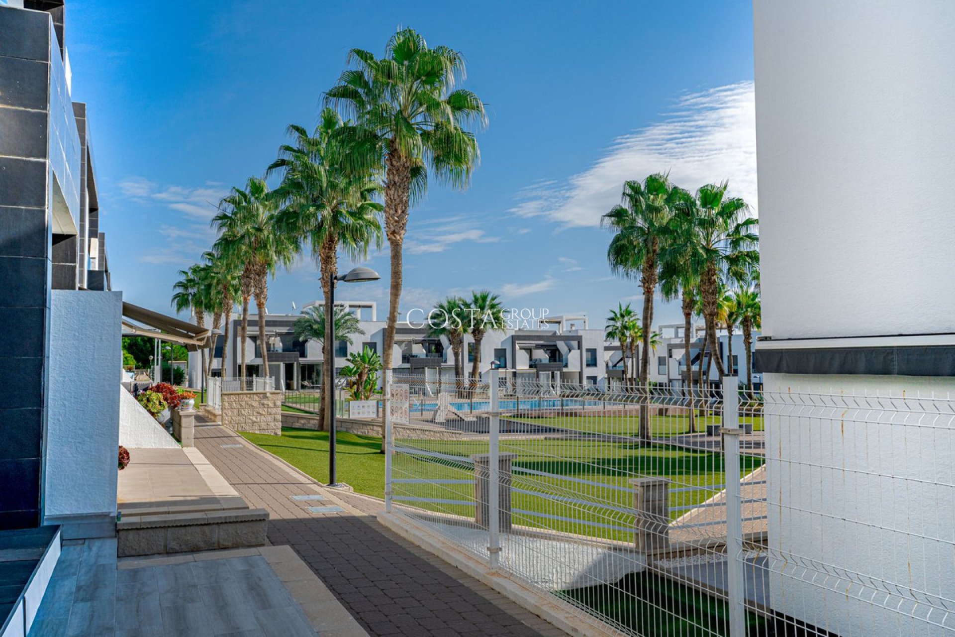 Odsprzedaż - Apartments -
Orihuela - La Zenia