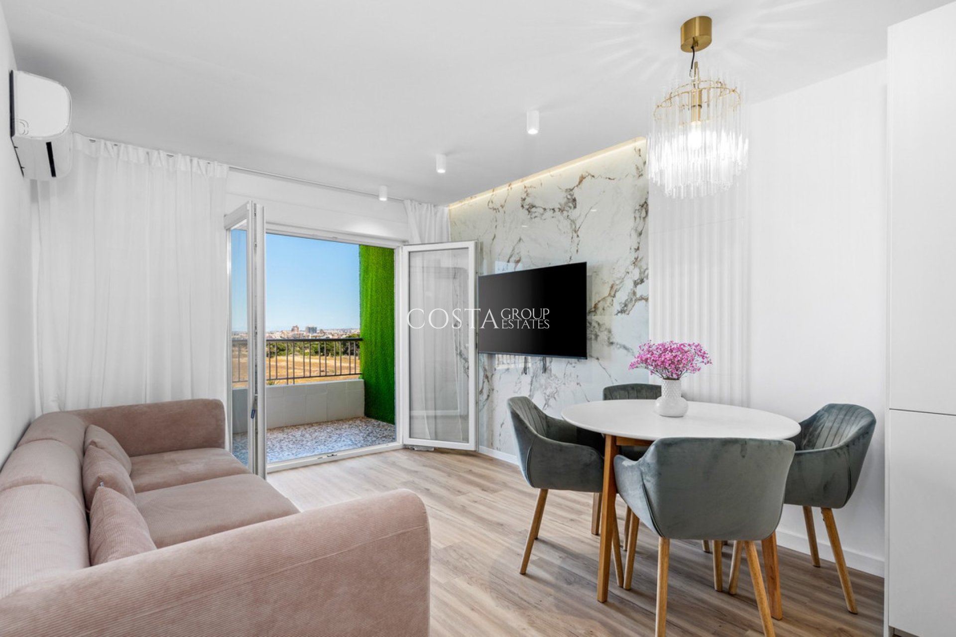 Odsprzedaż - Apartments -
Orihuela - Punta Prima