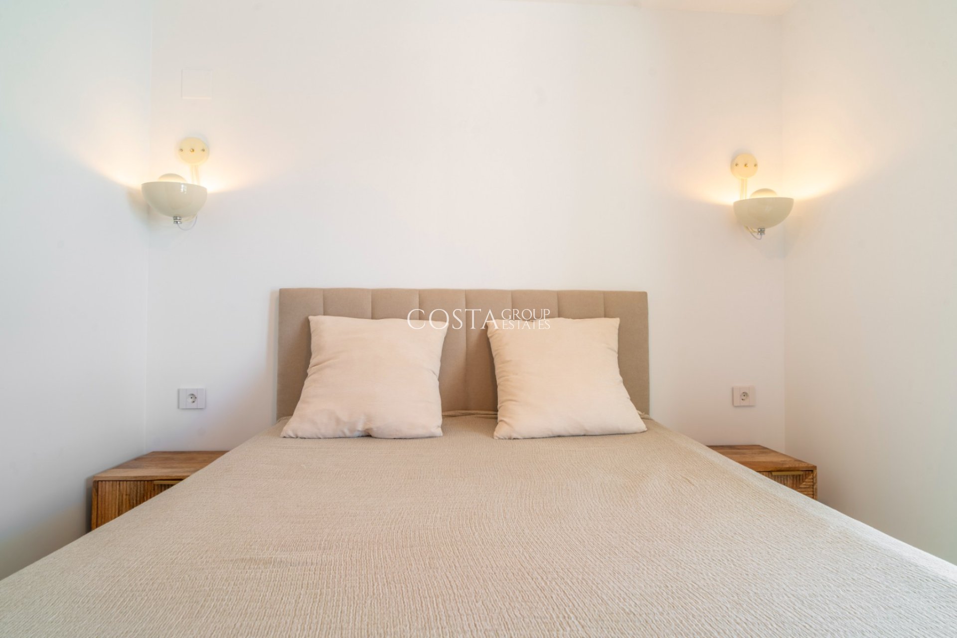 Odsprzedaż - Apartments -
Torrevieja - Punta Prima