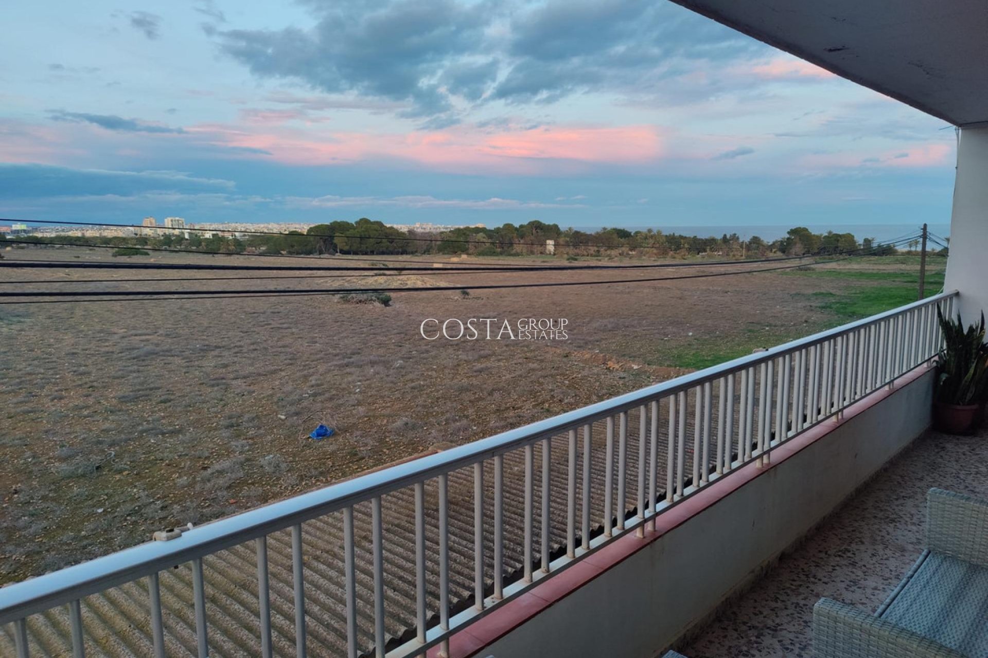 Odsprzedaż - Apartments -
Torrevieja - Torrevieja Centro