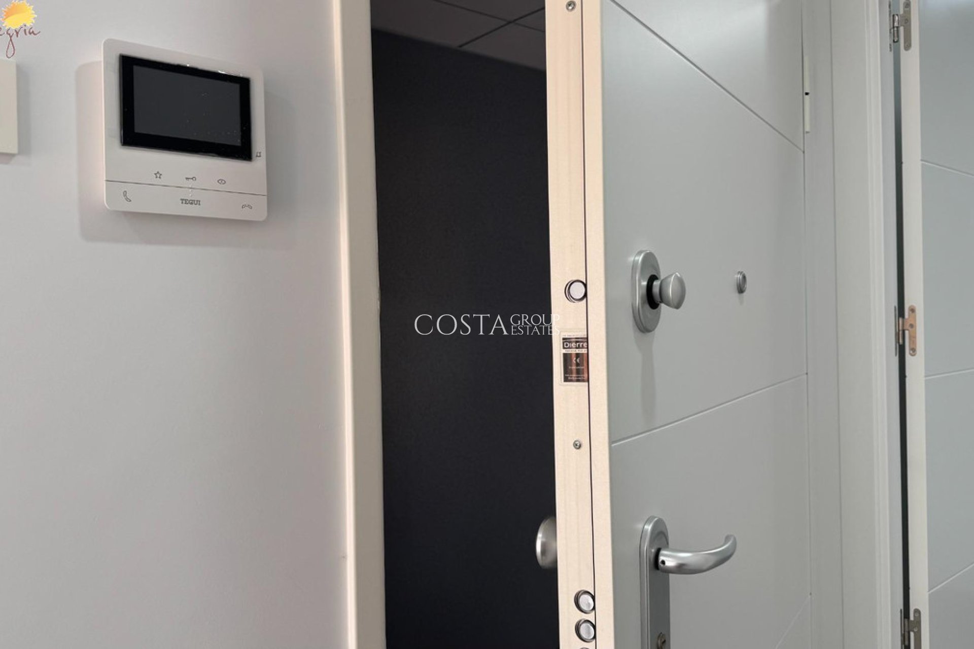 Odsprzedaż - Apartments -
Torrevieja - Torrevieja Centro