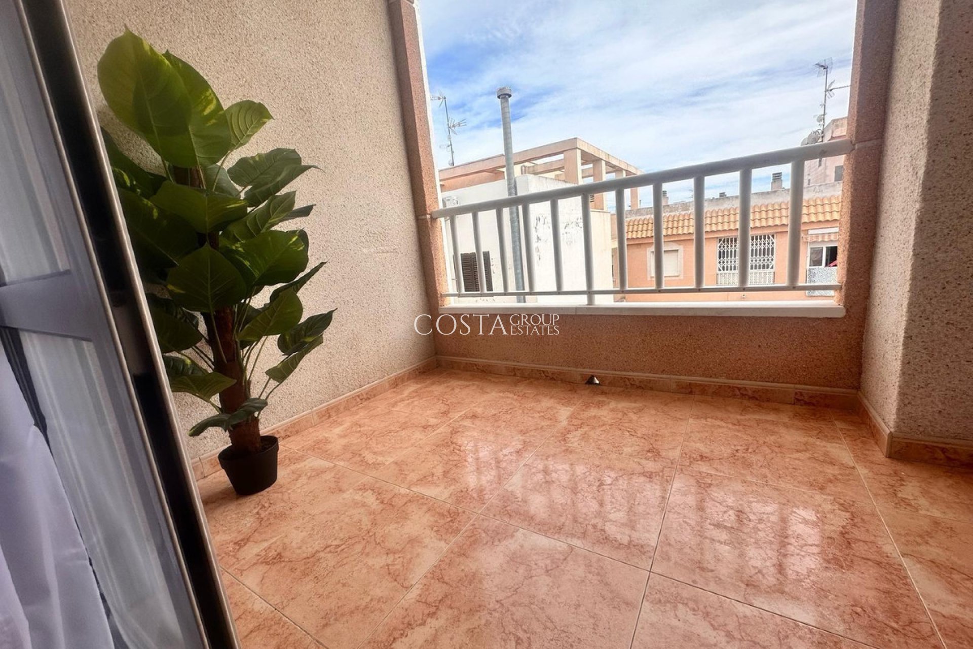 Odsprzedaż - Apartments -
Torrevieja - Torrevieja Centro