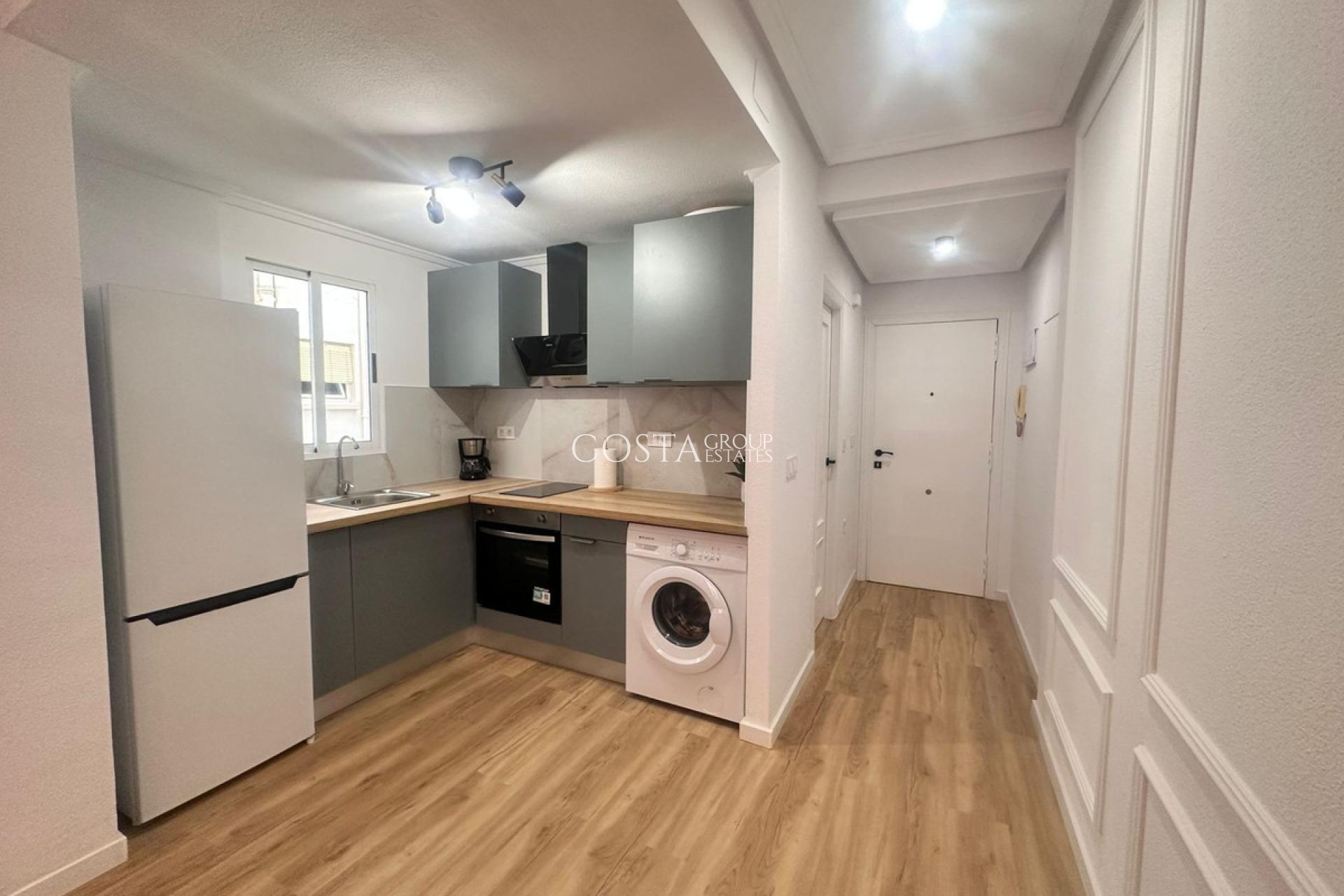 Odsprzedaż - Apartments -
Torrevieja - Torrevieja Centro