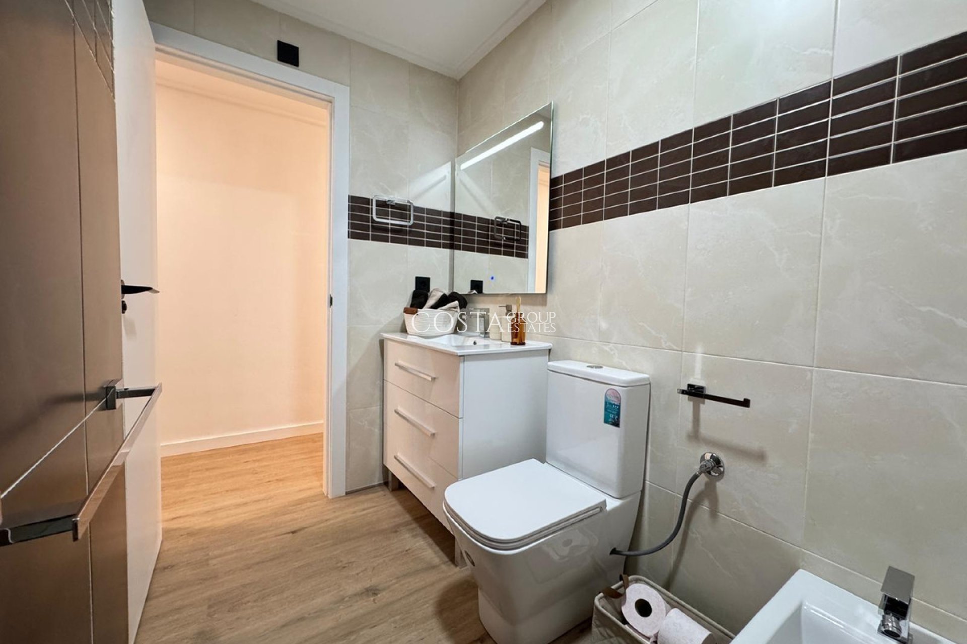 Odsprzedaż - Apartments -
Torrevieja - Torrevieja Centro