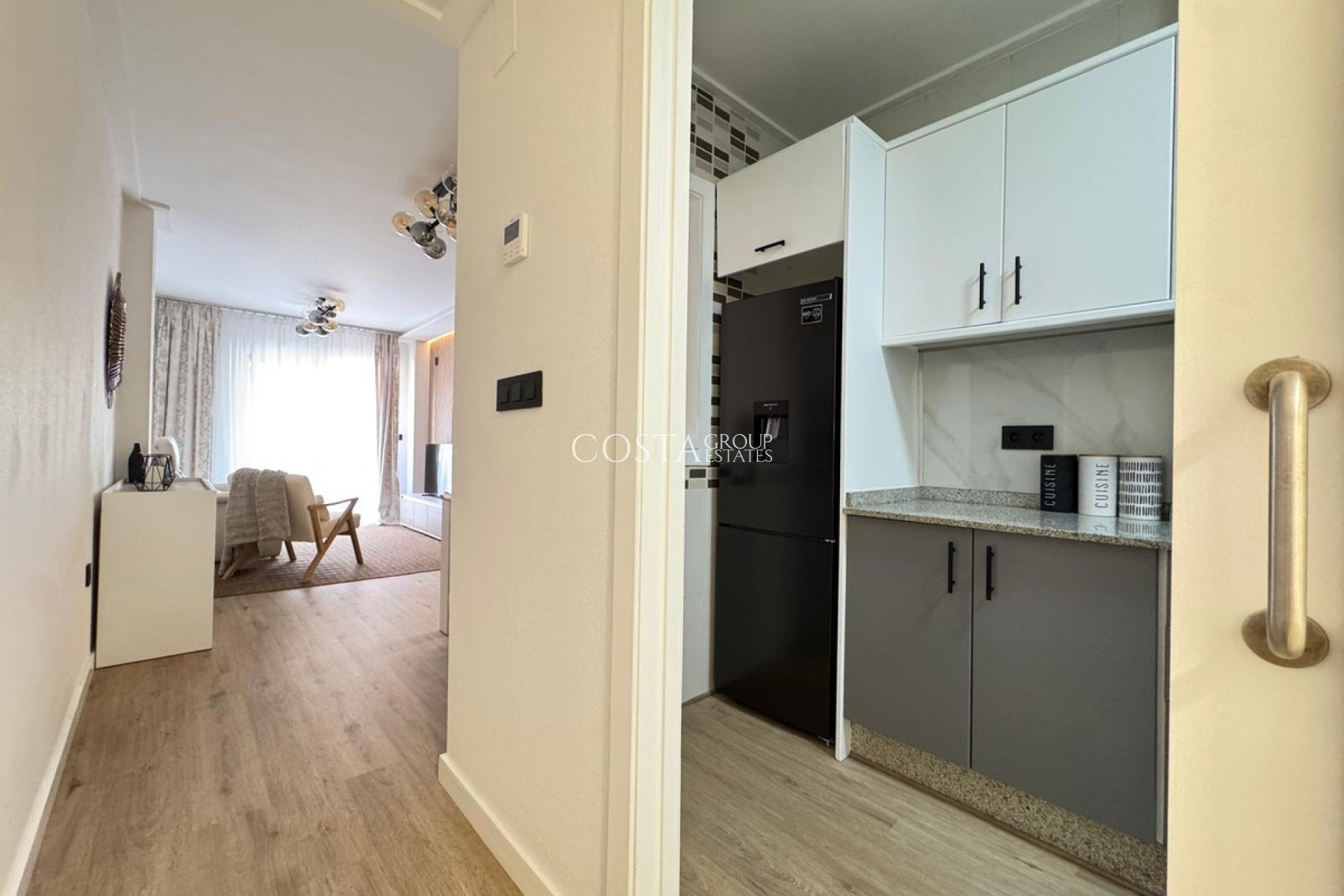 Odsprzedaż - Apartments -
Torrevieja - Torrevieja Centro