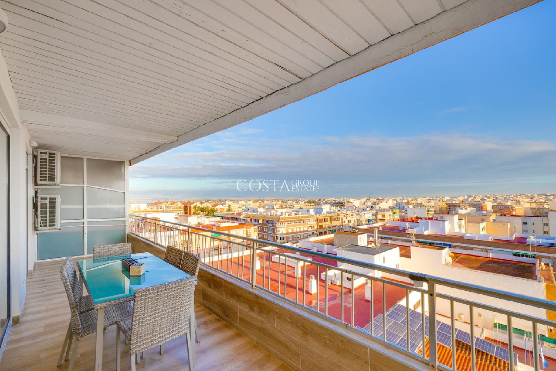 Odsprzedaż - Apartments -
Torrevieja - Torrevieja Centro