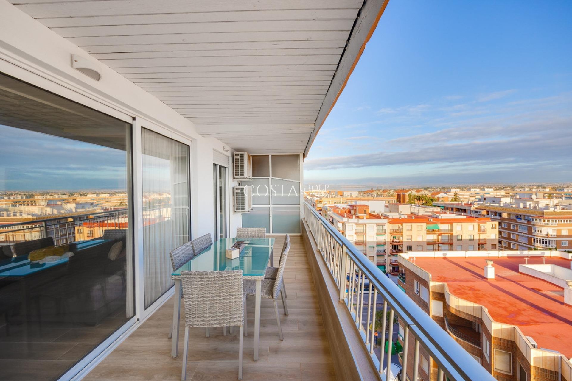 Odsprzedaż - Apartments -
Torrevieja - Torrevieja Centro