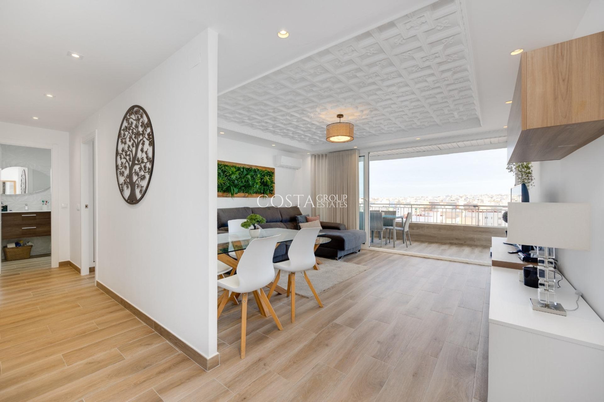 Odsprzedaż - Apartments -
Torrevieja - Torrevieja Centro