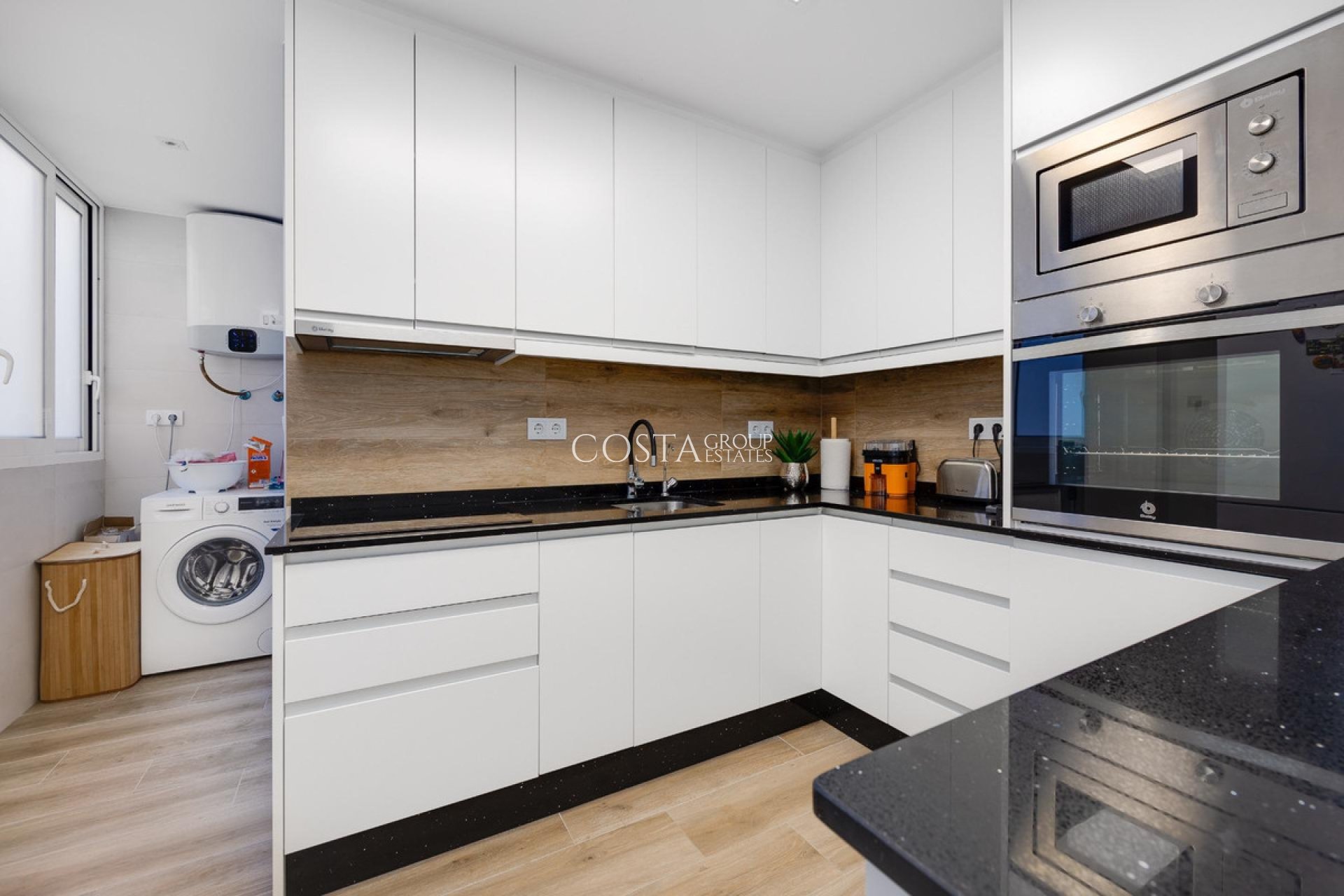 Odsprzedaż - Apartments -
Torrevieja - Torrevieja Centro