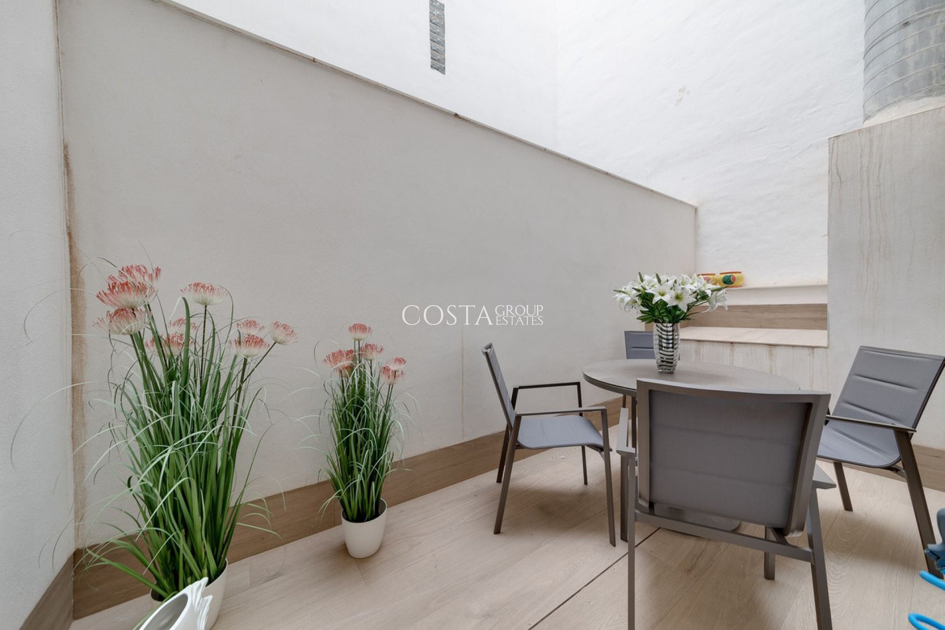 Odsprzedaż - Apartments -
Torrevieja - Torrevieja Centro