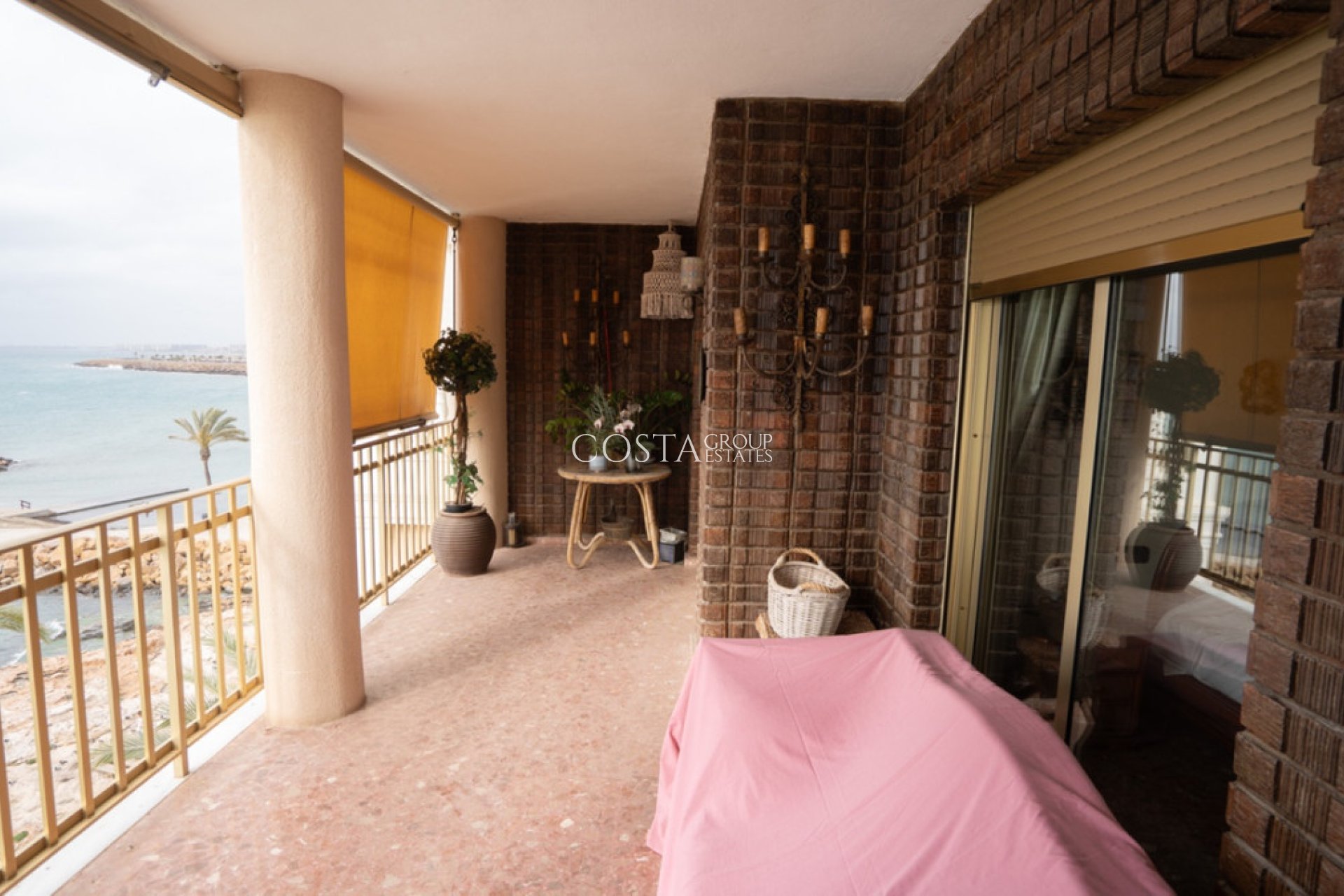 Odsprzedaż - Apartments -
Torrevieja - Torrevieja Centro