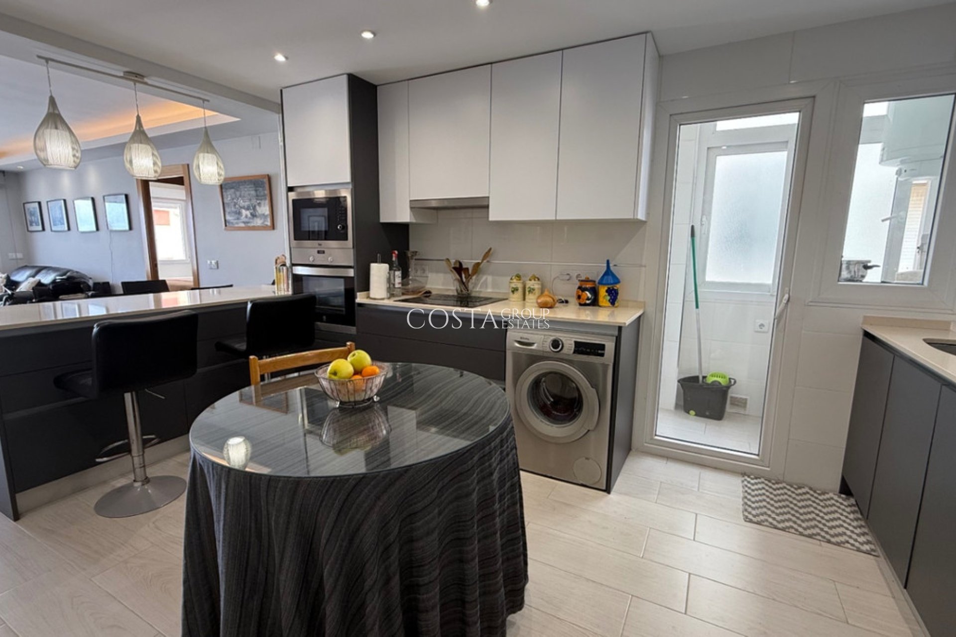 Odsprzedaż - Apartments -
Torrevieja - Torrevieja Centro
