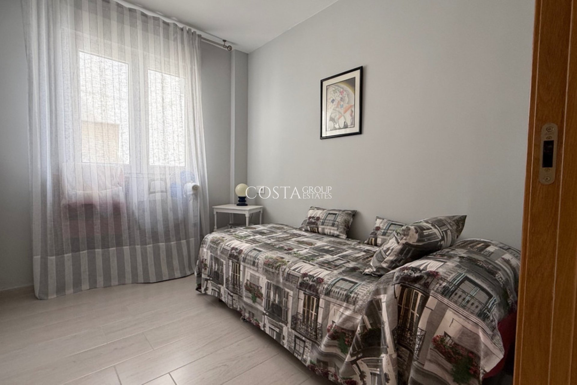 Odsprzedaż - Apartments -
Torrevieja - Torrevieja Centro