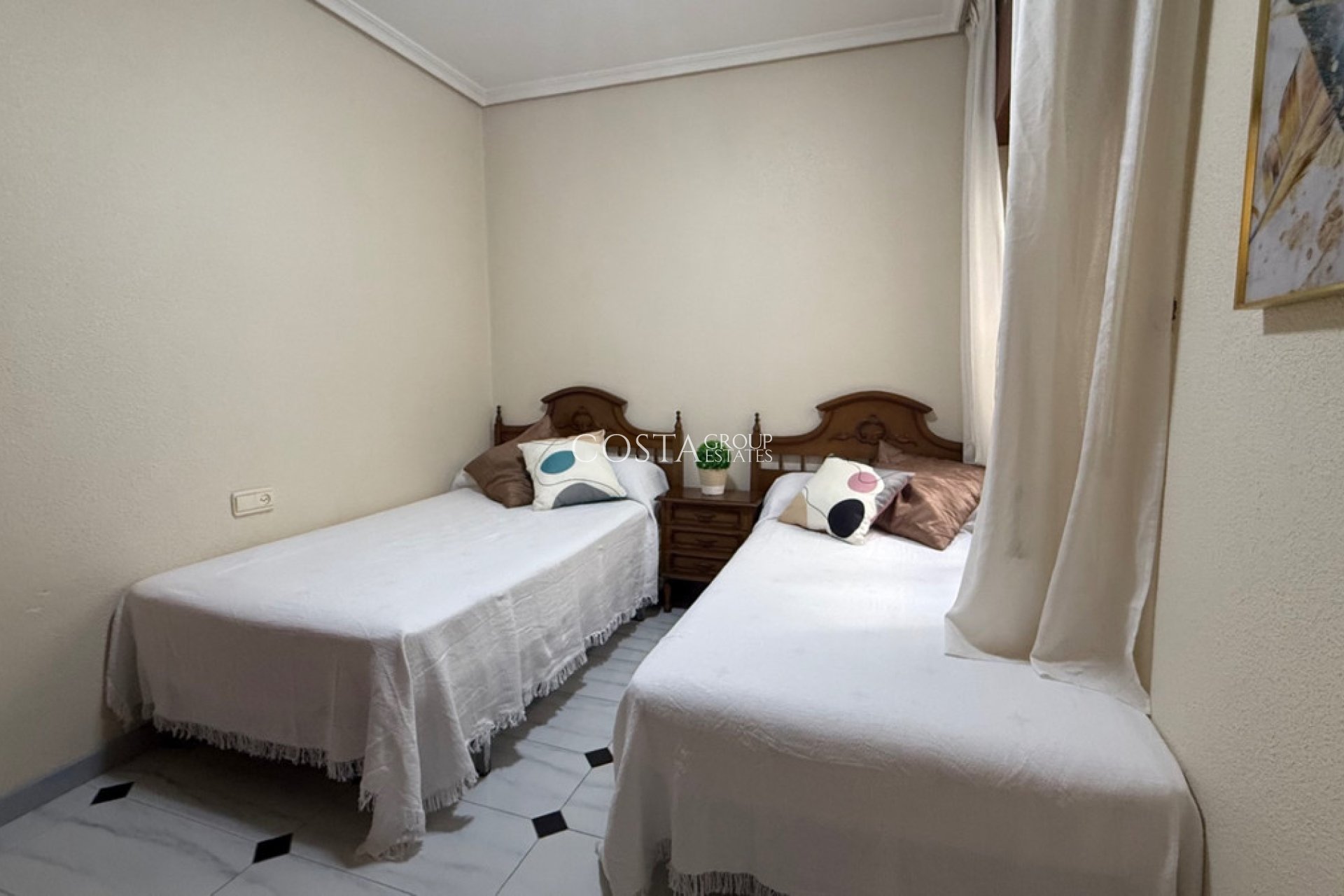 Odsprzedaż - Apartments -
Torrevieja - Torrevieja Centro