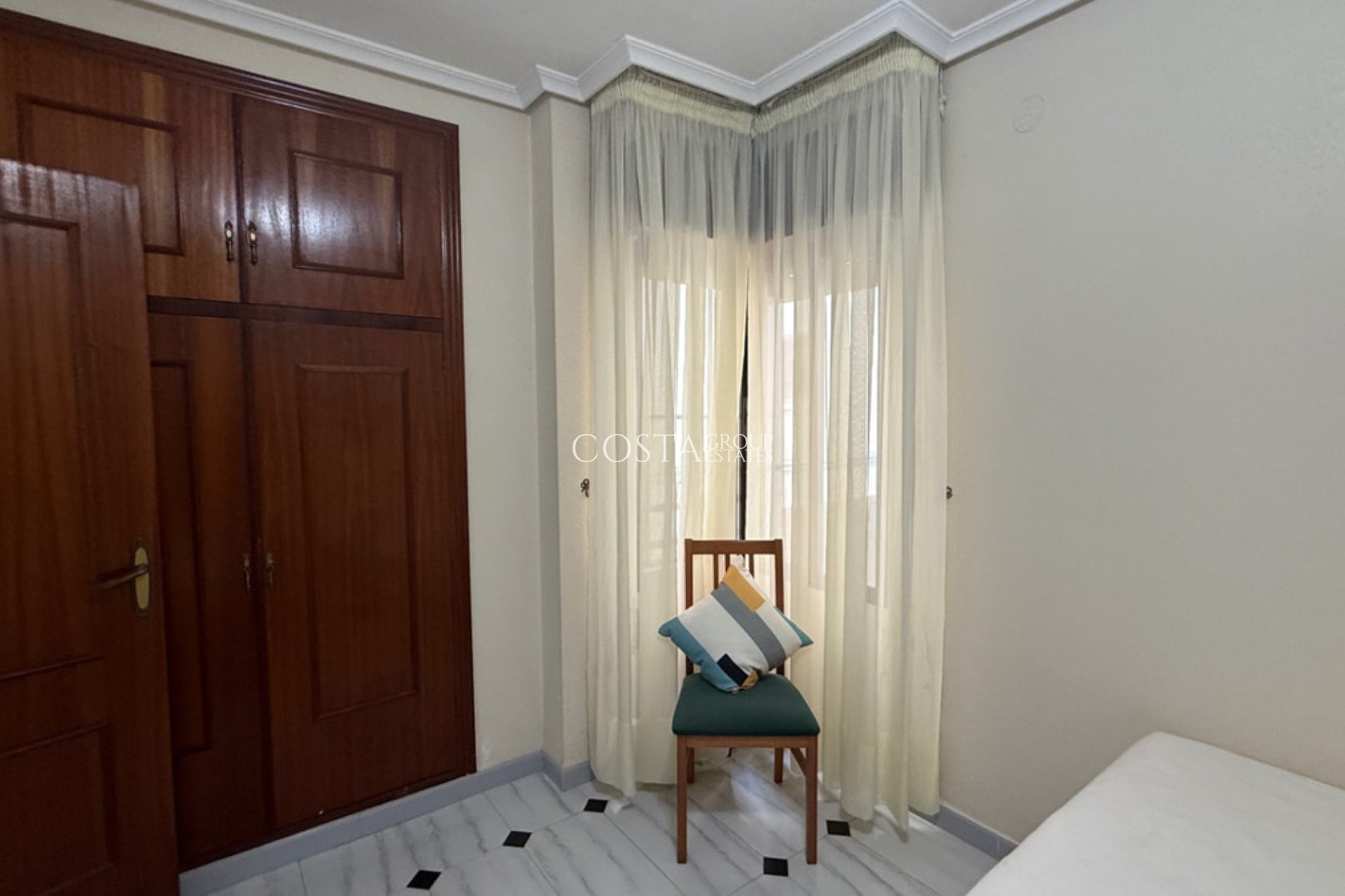 Odsprzedaż - Apartments -
Torrevieja - Torrevieja Centro