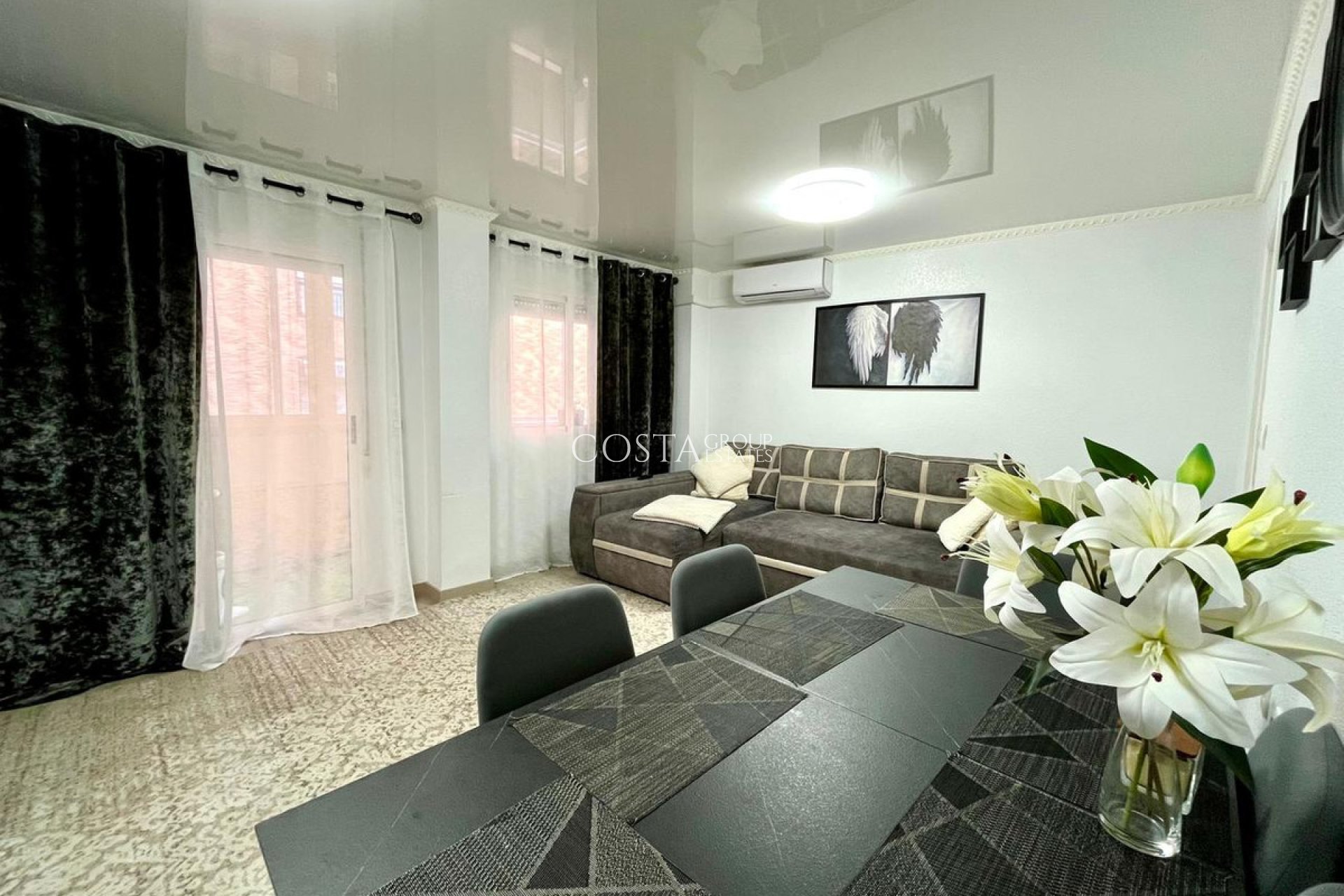 Odsprzedaż - Apartments -
Torrevieja - Torrevieja Centro