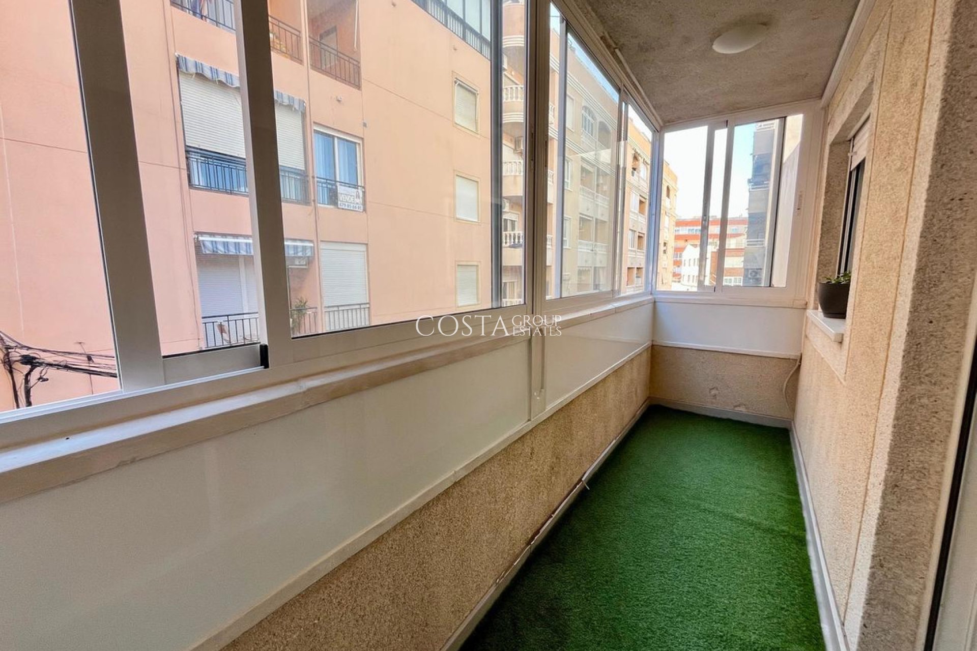 Odsprzedaż - Apartments -
Torrevieja - Torrevieja Centro