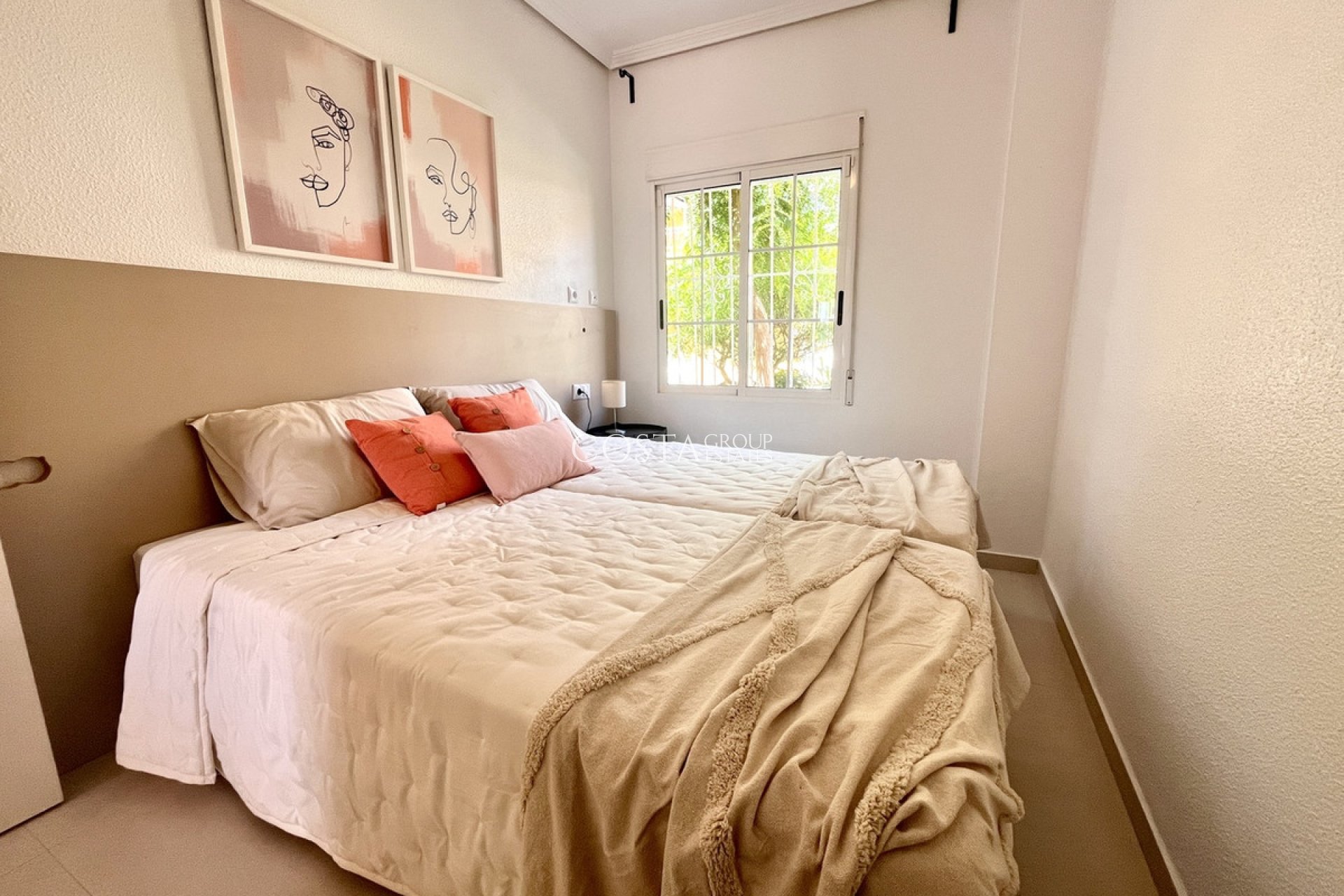 Odsprzedaż - Apartments -
Torrevieja - Torrevieja Centro