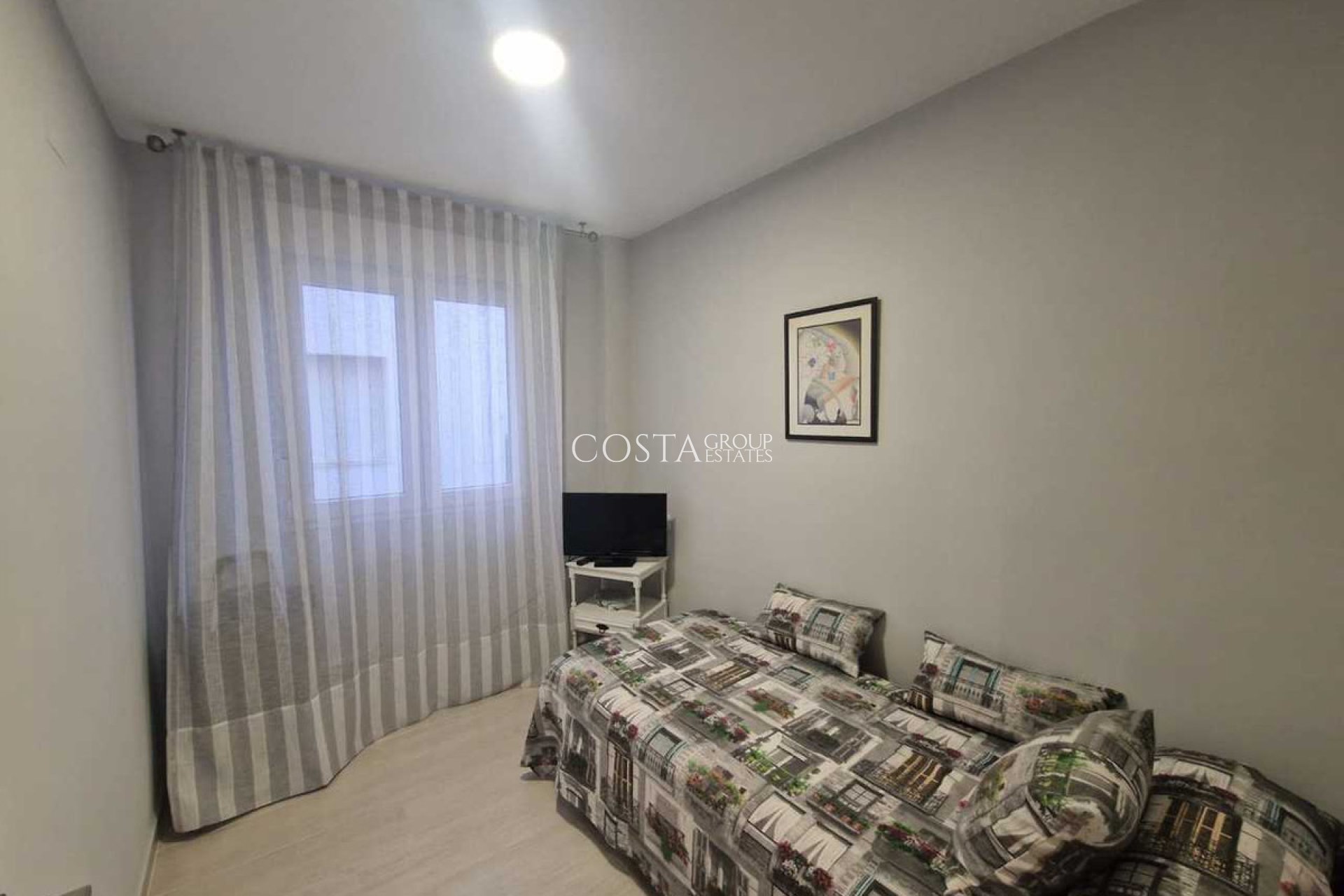 Odsprzedaż - Apartments -
Torrevieja - Torrevieja Centro
