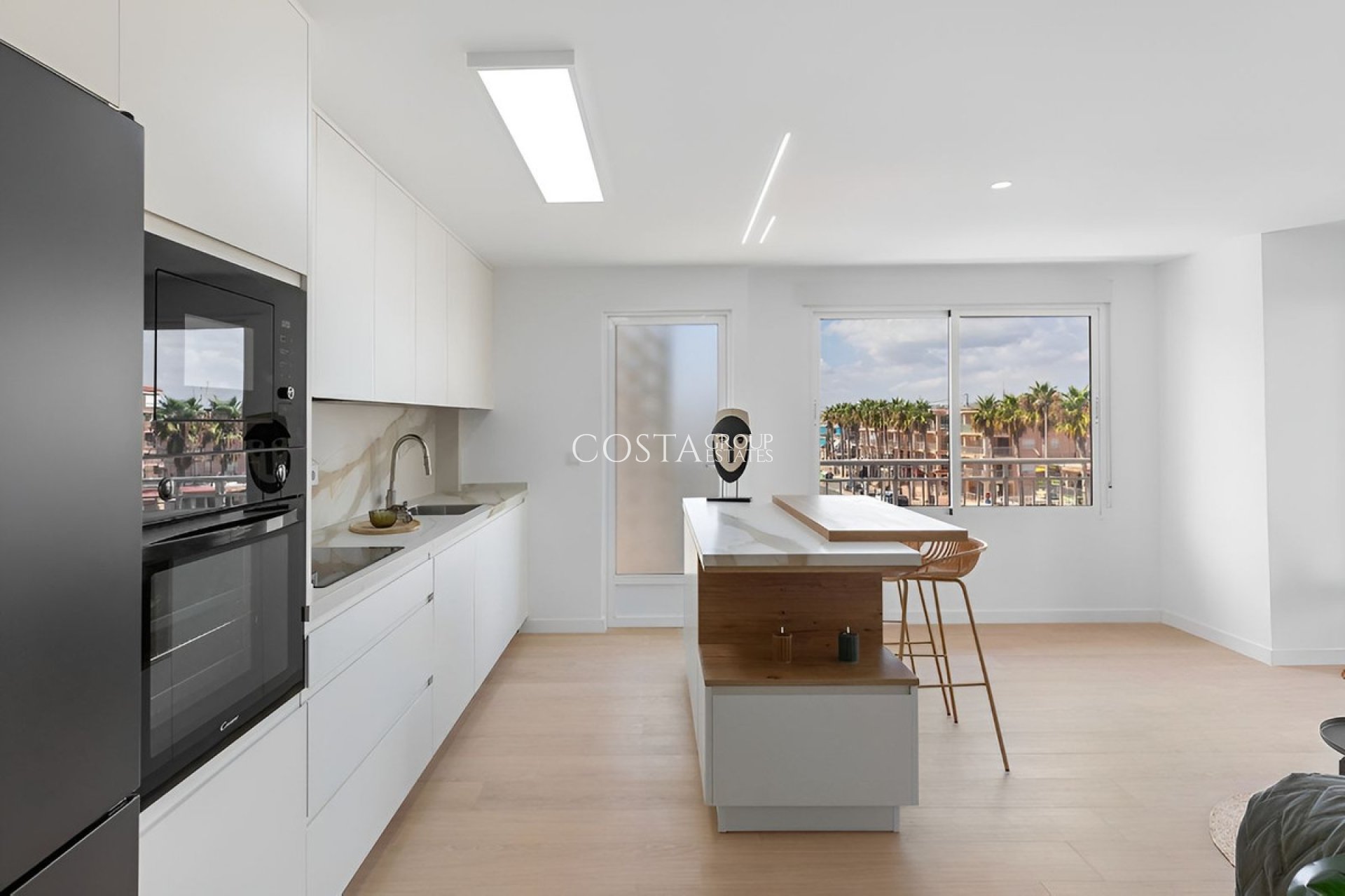 Odsprzedaż - Apartments -
Torrevieja - Torrevieja Centro