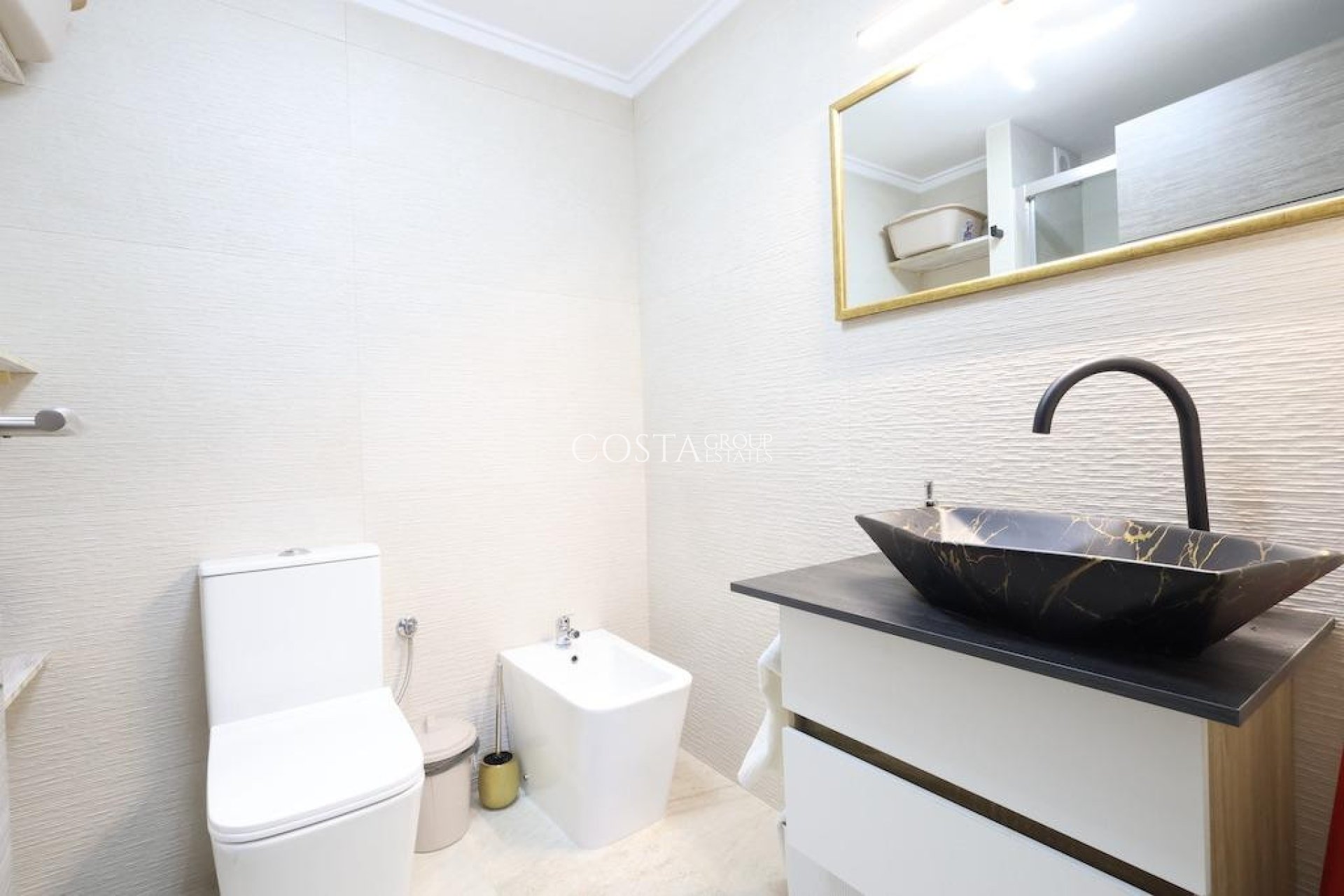 Odsprzedaż - Apartments -
Torrevieja - Torrevieja Centro