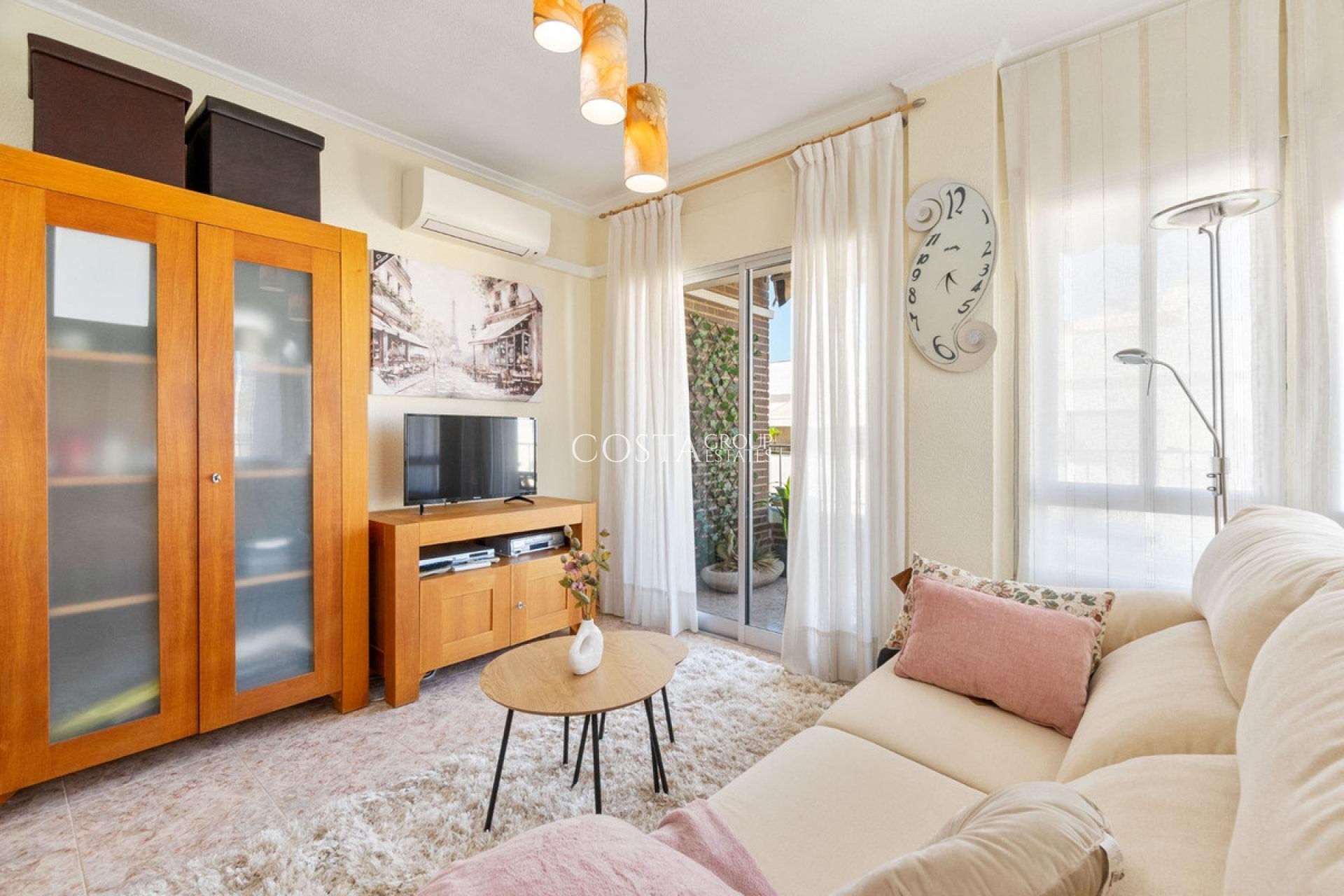 Odsprzedaż - Apartments -
Torrevieja - Torrevieja Centro