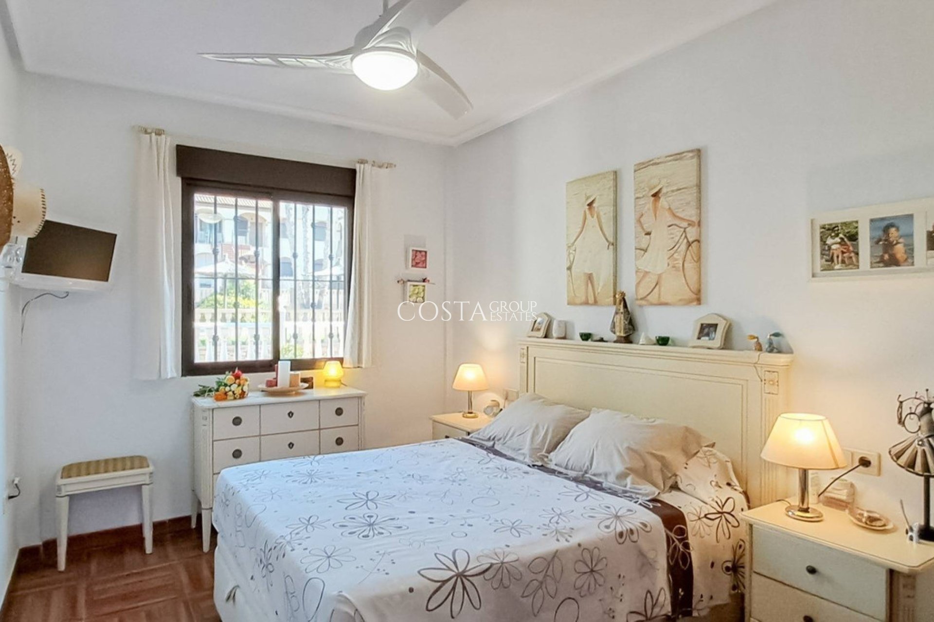 Odsprzedaż - Apartments -
Torrevieja - Torrevieja Centro