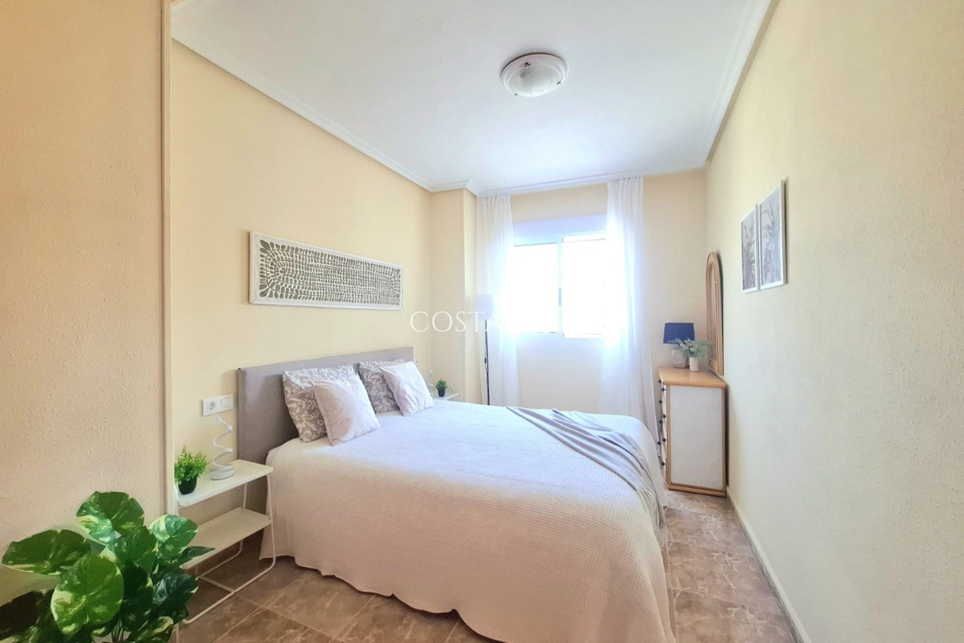 Odsprzedaż - Apartments -
Torrevieja - Torrevieja Centro
