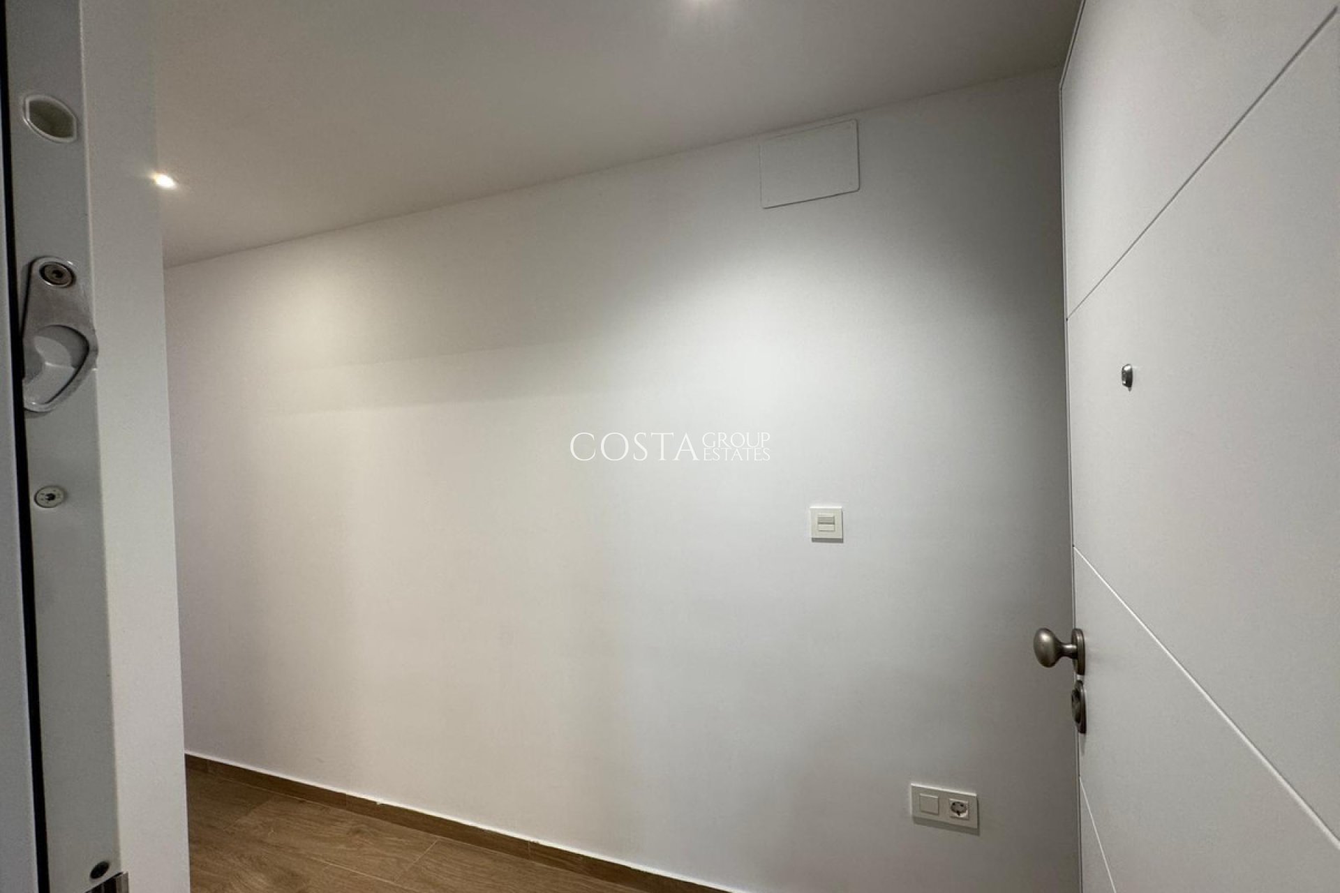 Odsprzedaż - Apartments -
Torrevieja - Torrevieja Centro