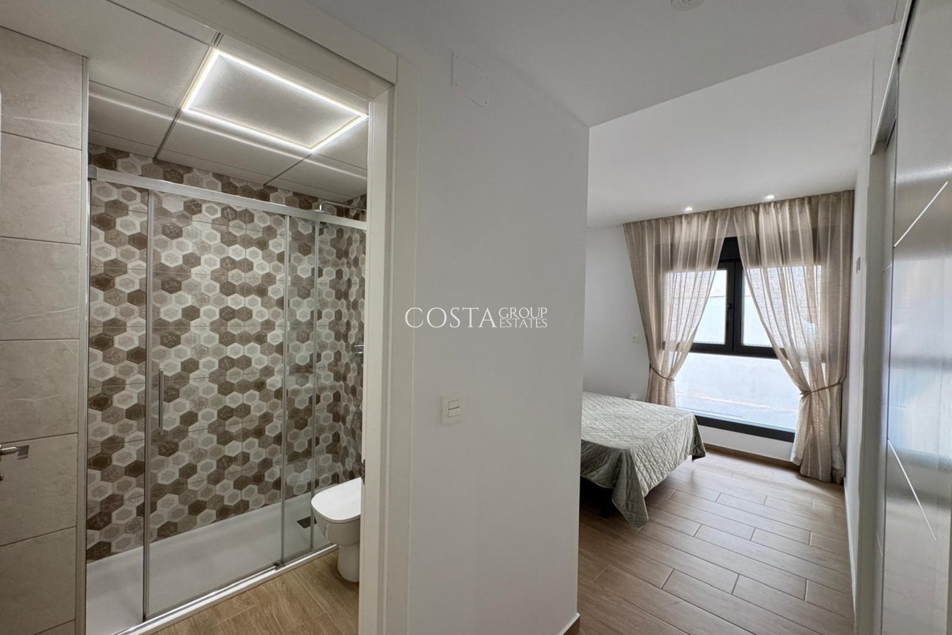 Odsprzedaż - Apartments -
Torrevieja - Torrevieja Centro