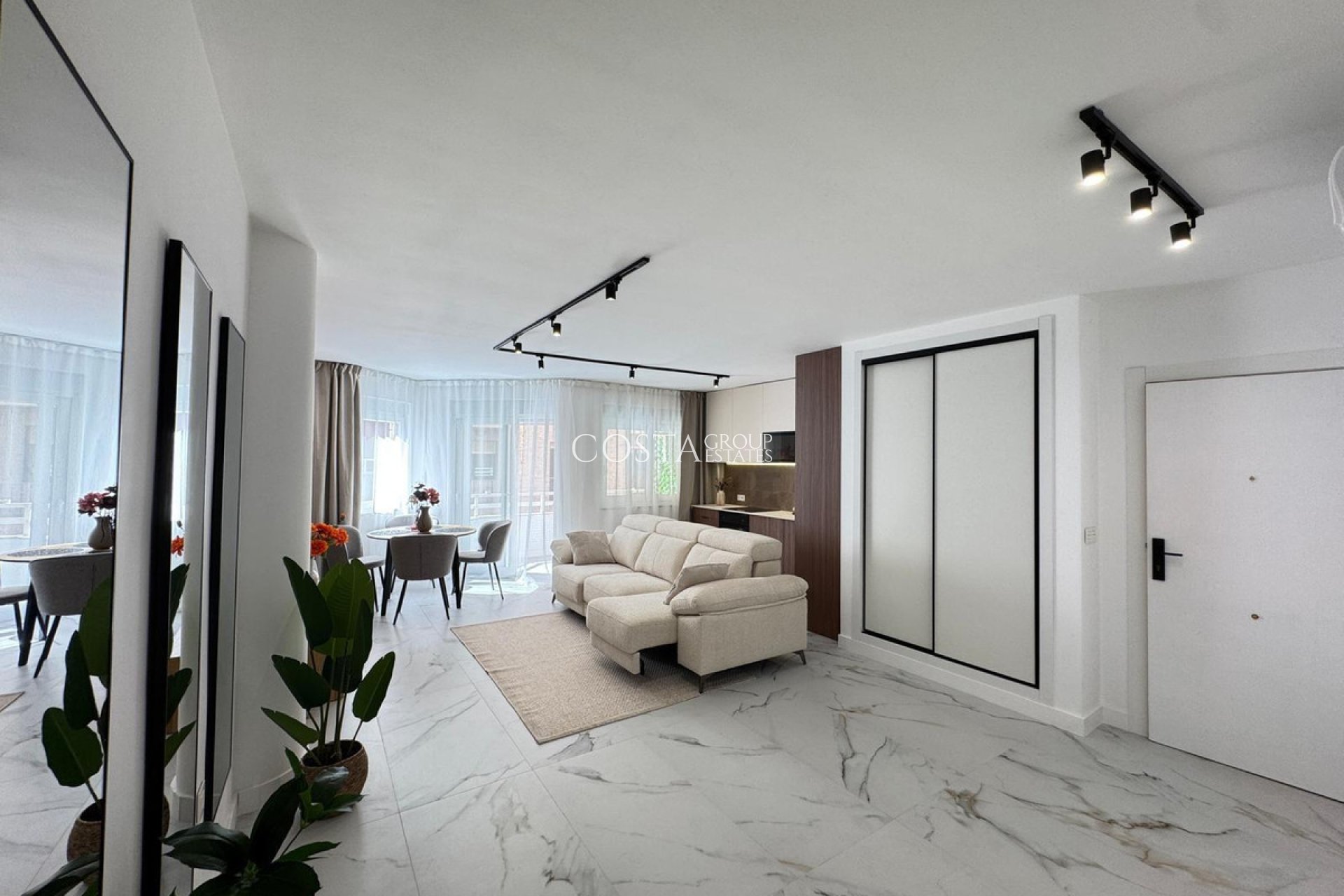 Odsprzedaż - Apartments -
Torrevieja - Torrevieja Centro