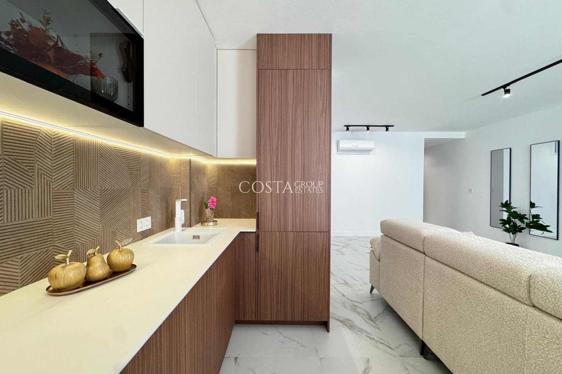 Odsprzedaż - Apartments -
Torrevieja - Torrevieja Centro