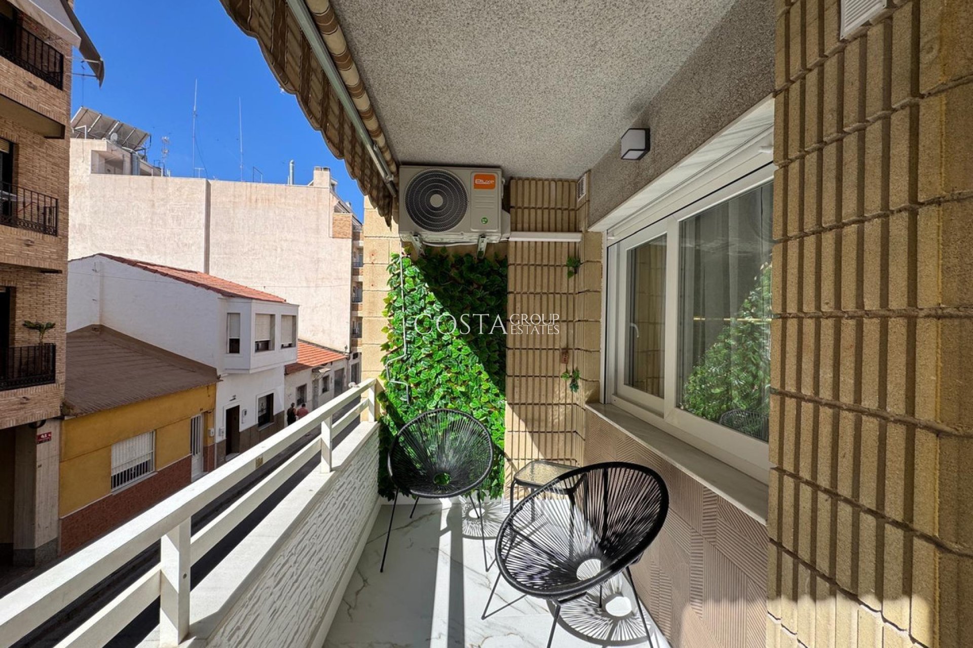 Odsprzedaż - Apartments -
Torrevieja - Torrevieja Centro