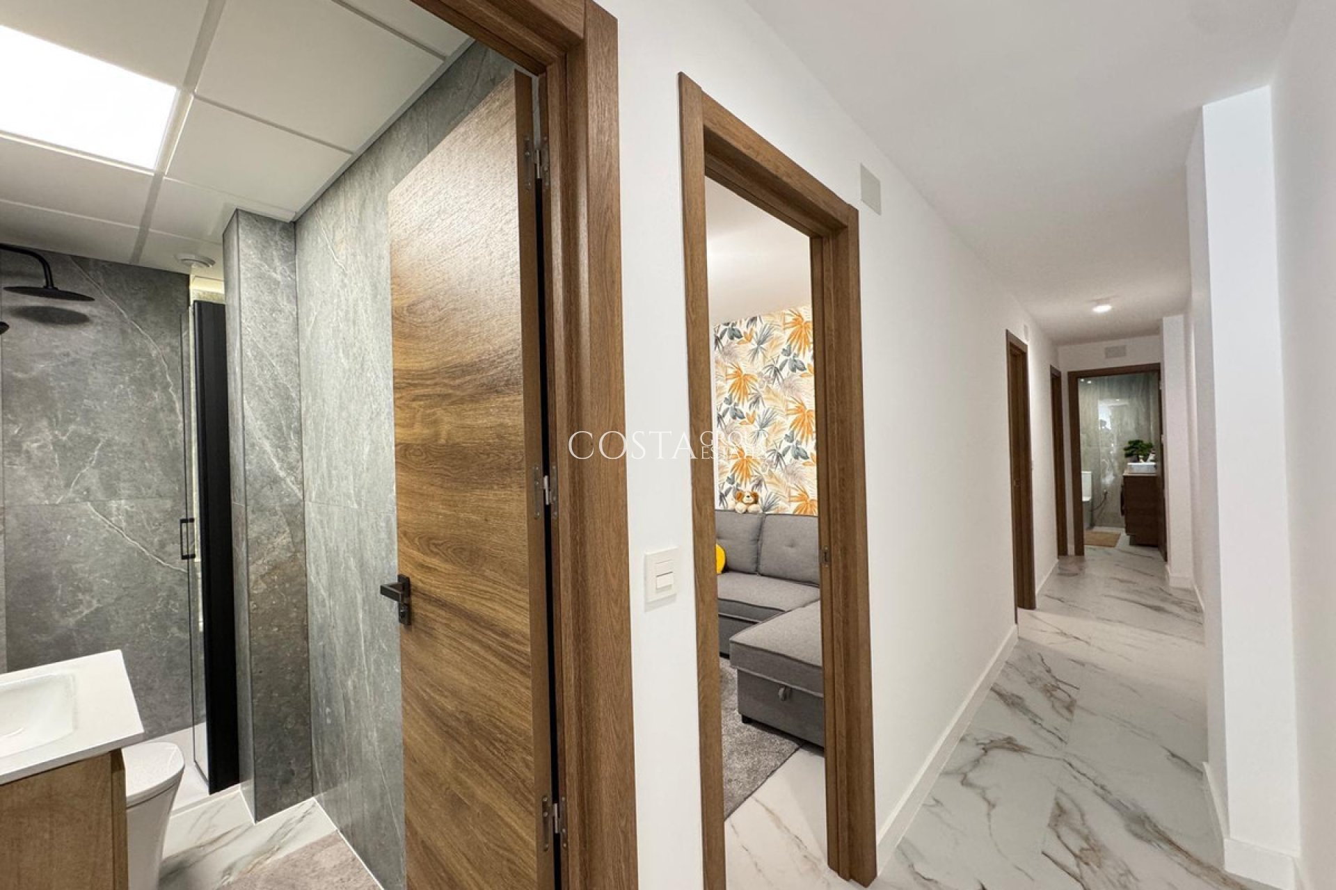 Odsprzedaż - Apartments -
Torrevieja - Torrevieja Centro