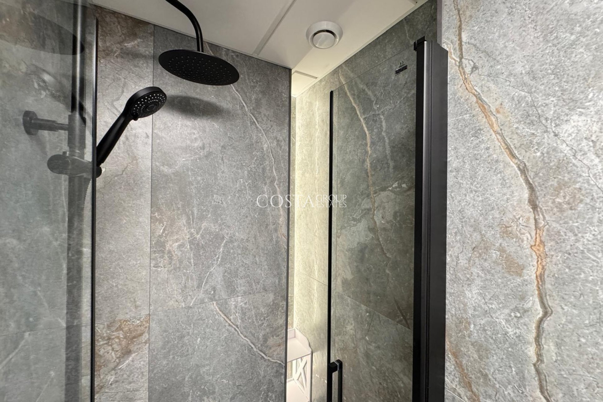 Odsprzedaż - Apartments -
Torrevieja - Torrevieja Centro