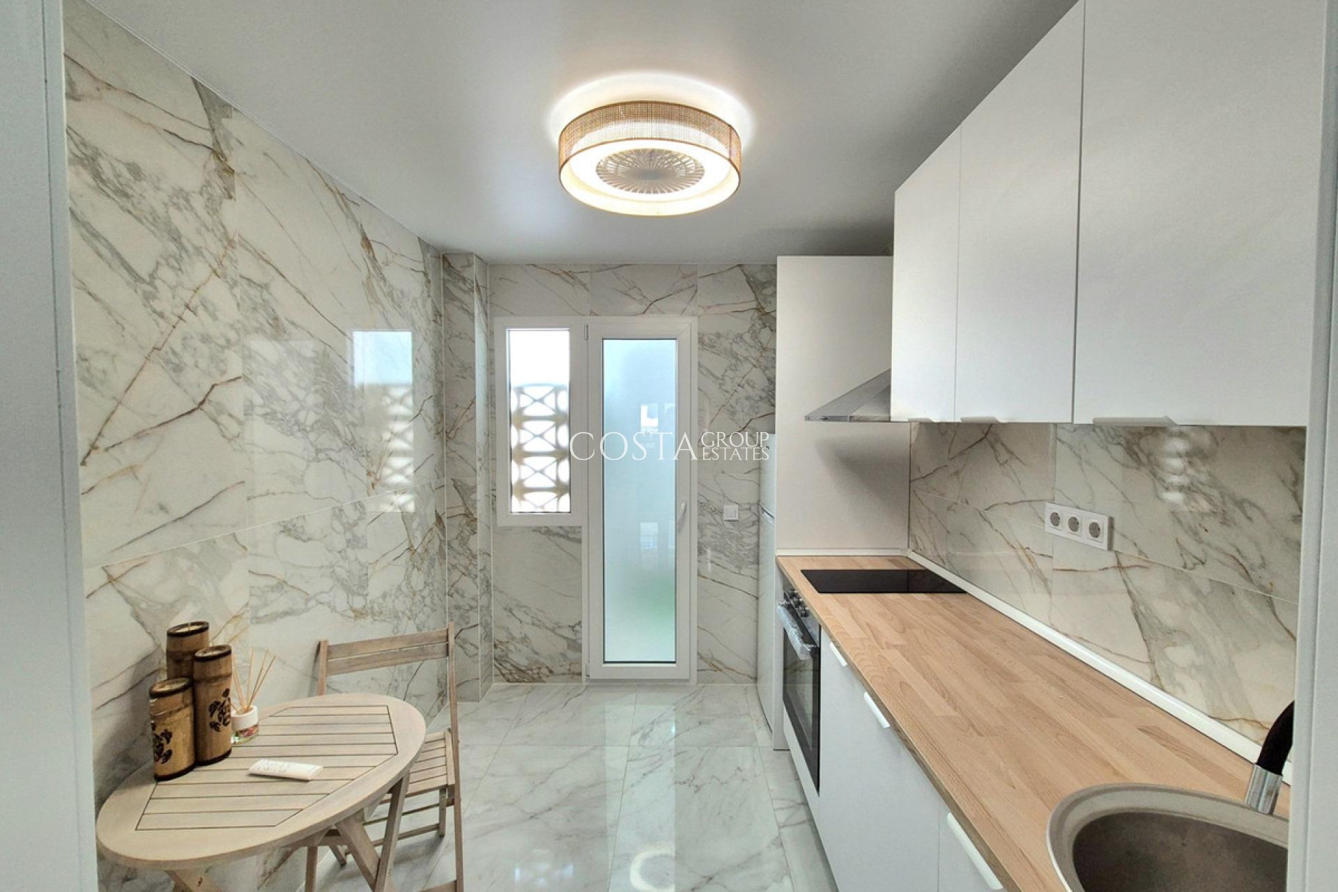 Odsprzedaż - Apartments -
Torrevieja - Torrevieja Centro