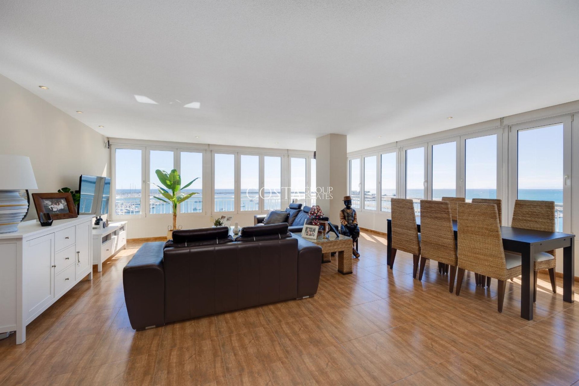 Odsprzedaż - Apartments -
Torrevieja - Torrevieja Centro