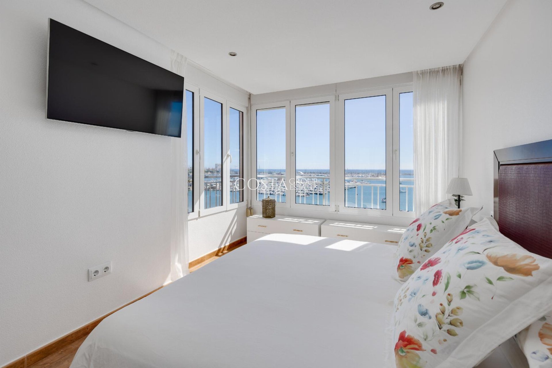 Odsprzedaż - Apartments -
Torrevieja - Torrevieja Centro