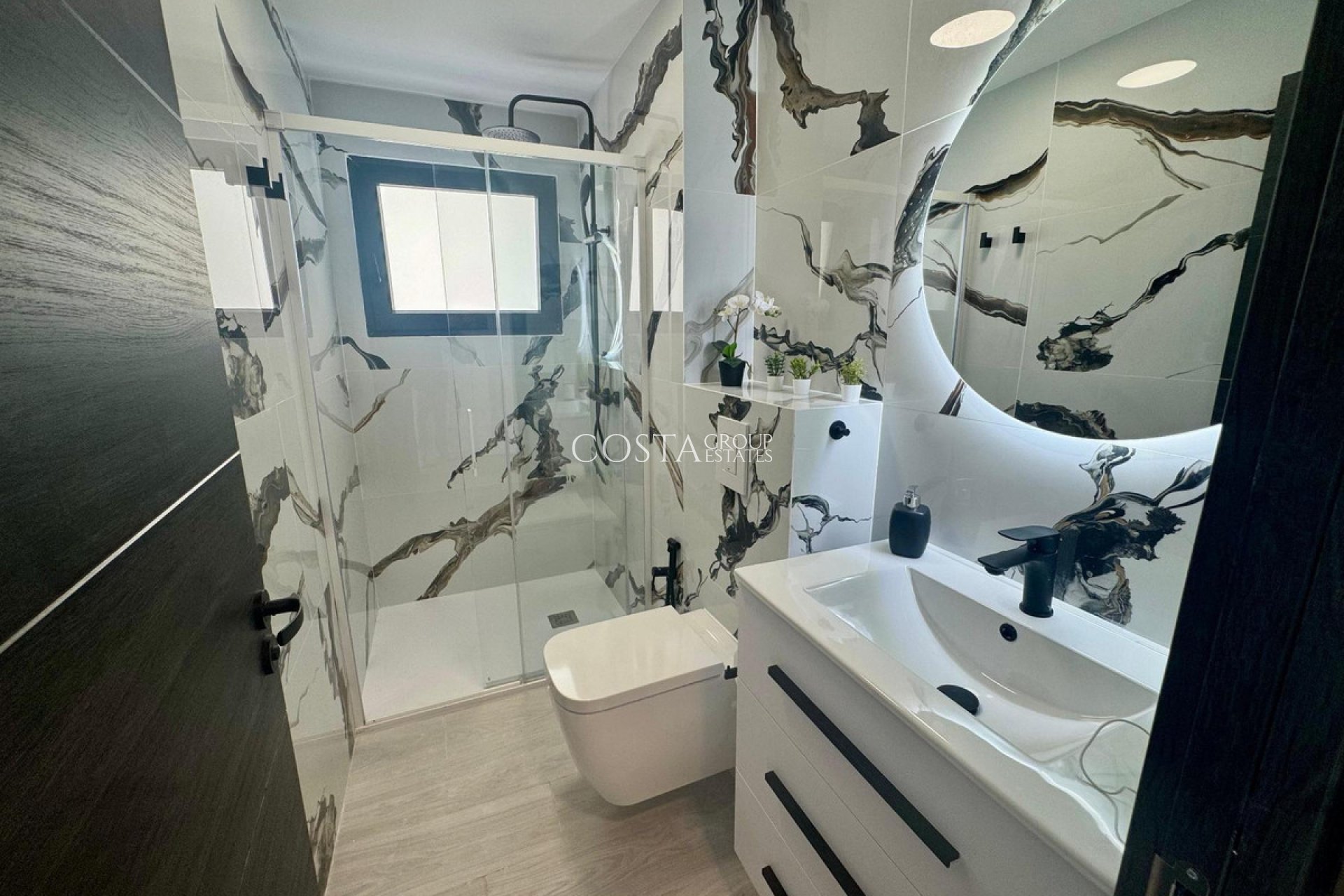 Odsprzedaż - Apartments -
Torrevieja - Torrevieja Centro