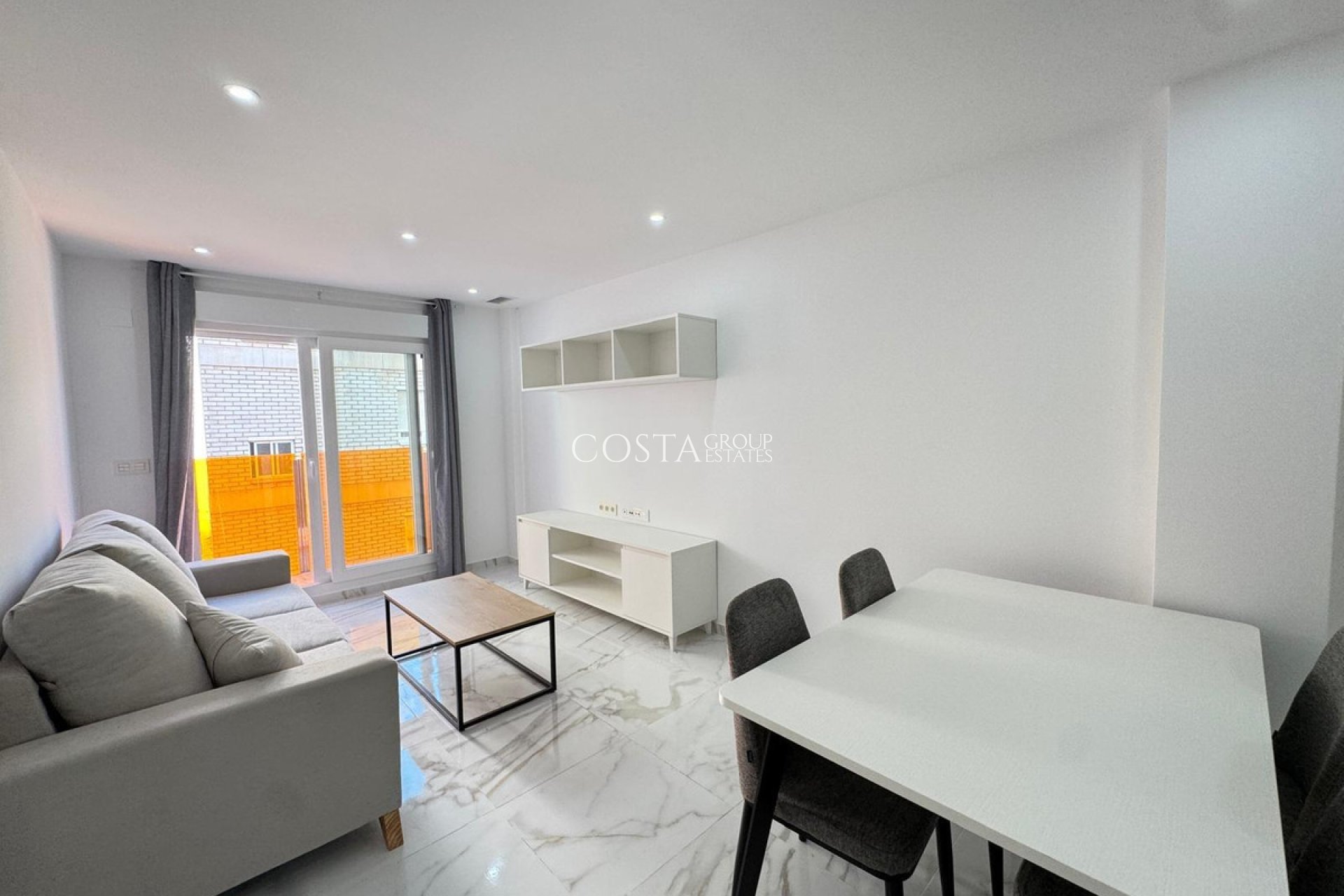 Odsprzedaż - Apartments -
Torrevieja - Torrevieja Centro