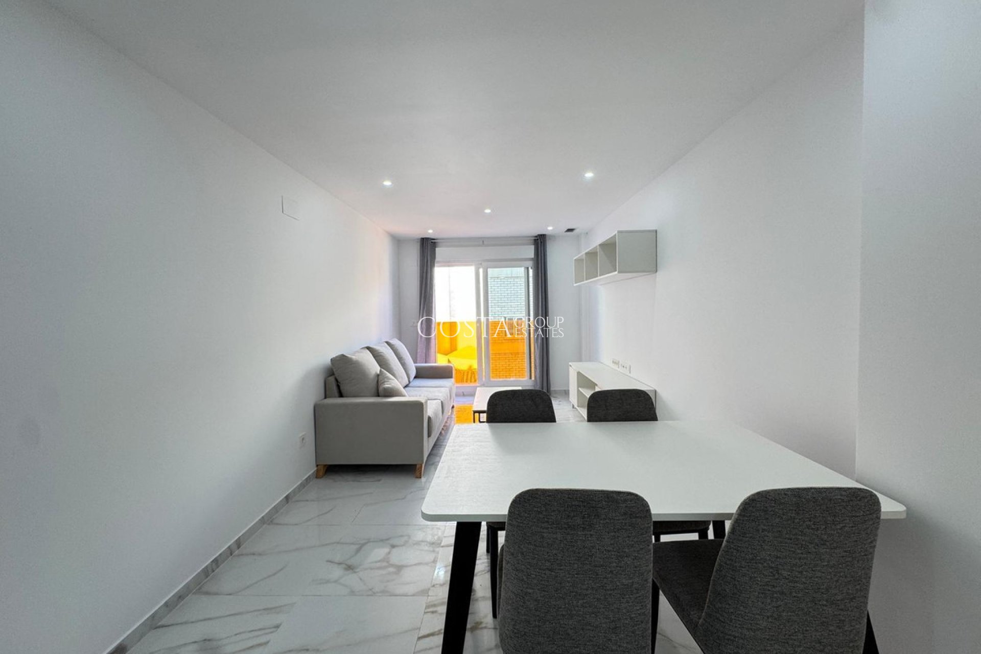 Odsprzedaż - Apartments -
Torrevieja - Torrevieja Centro