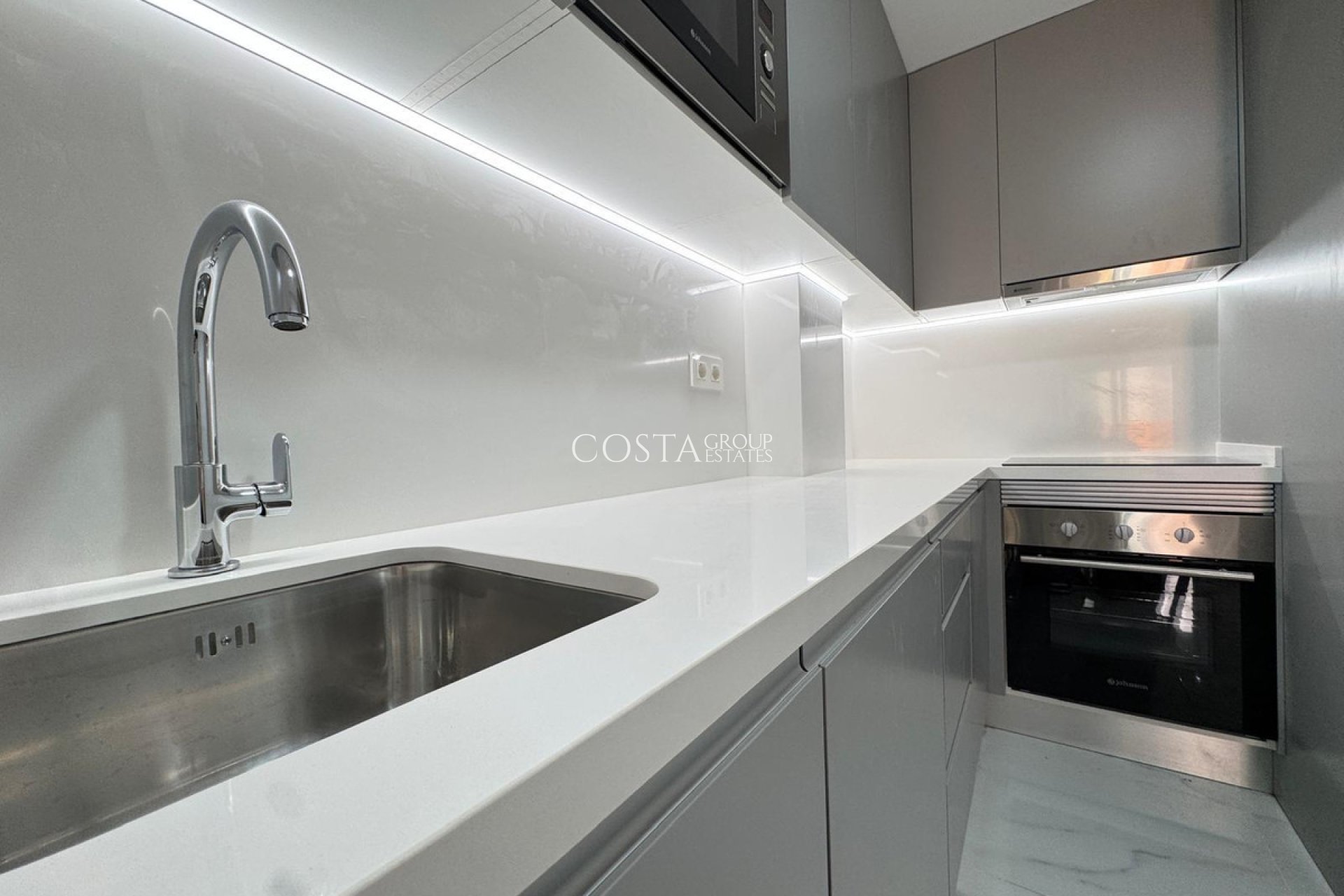 Odsprzedaż - Apartments -
Torrevieja - Torrevieja Centro