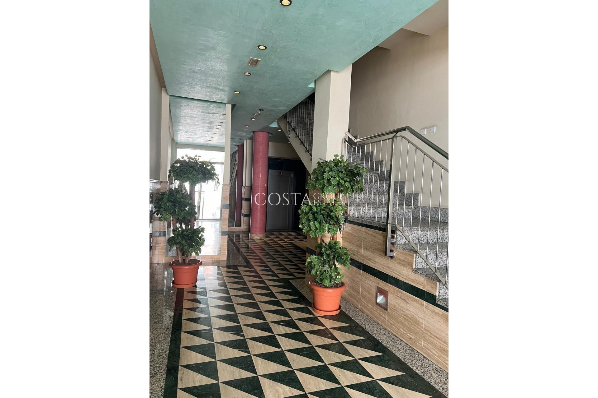 Odsprzedaż - Apartments -
Torrevieja - Torrevieja Centro