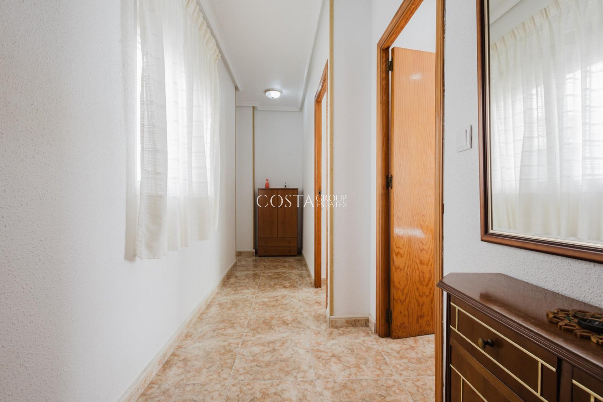 Odsprzedaż - Apartments -
Torrevieja - Torrevieja Centro