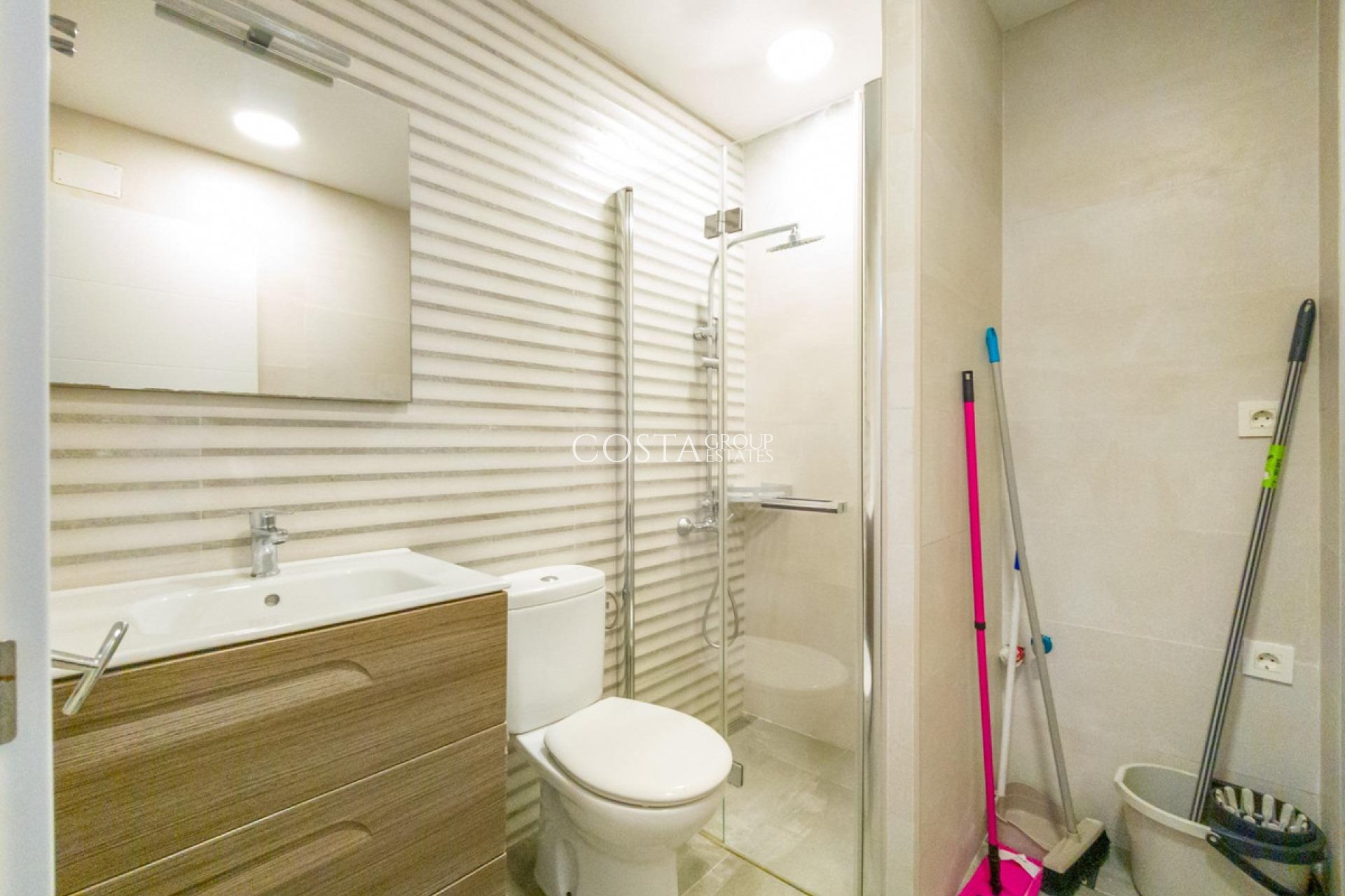 Odsprzedaż - Apartments -
Torrevieja - Torrevieja Centro