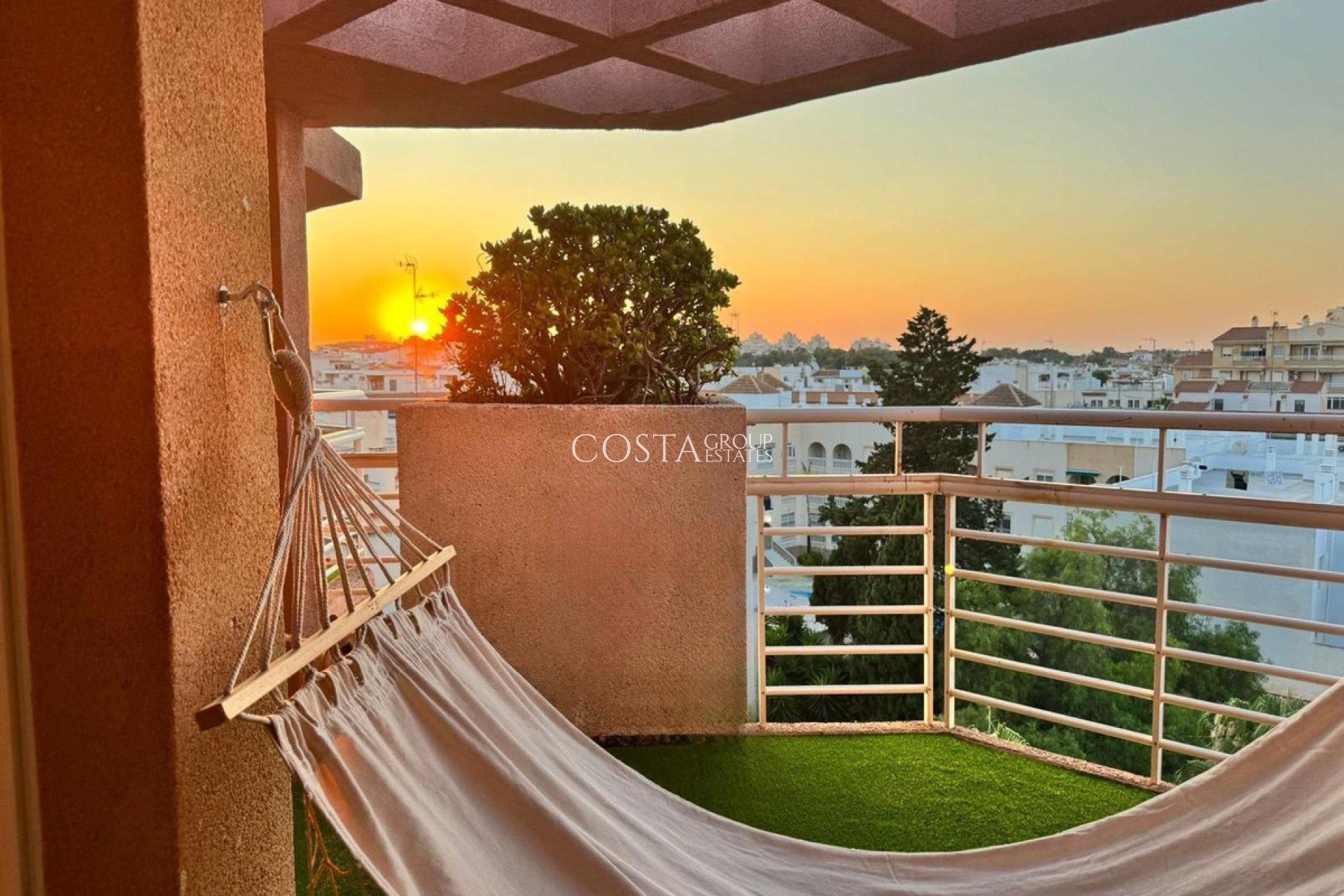 Odsprzedaż - Apartments -
Torrevieja - Torrevieja Centro