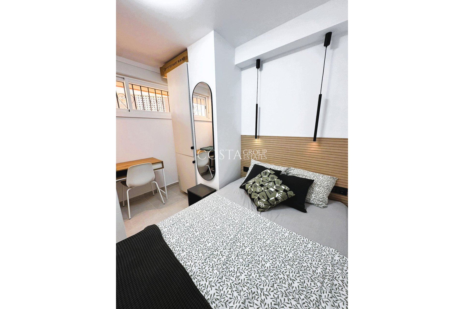 Odsprzedaż - Apartments -
Torrevieja - Torrevieja Centro