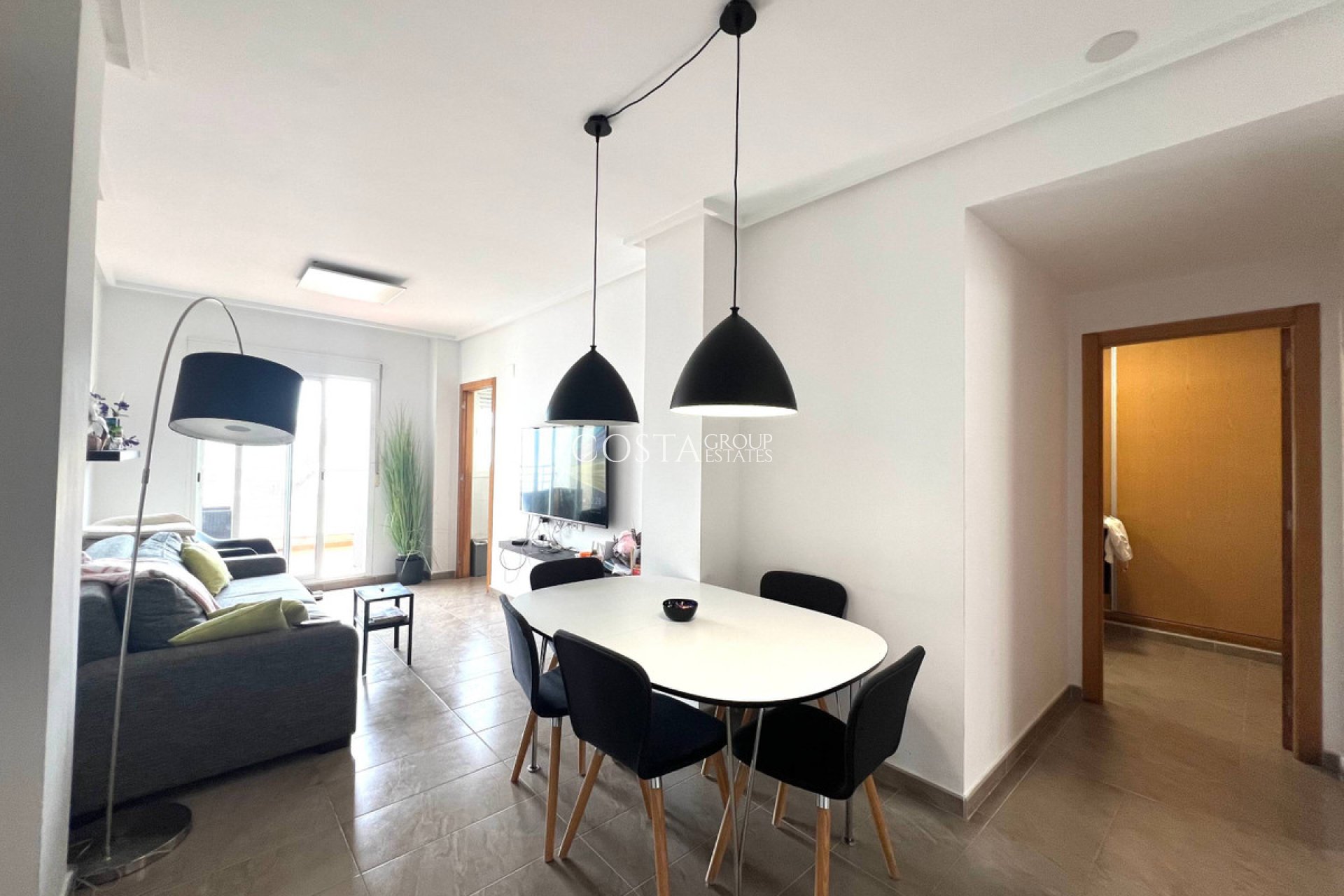 Odsprzedaż - Apartments -
Torrevieja - Torrevieja Centro