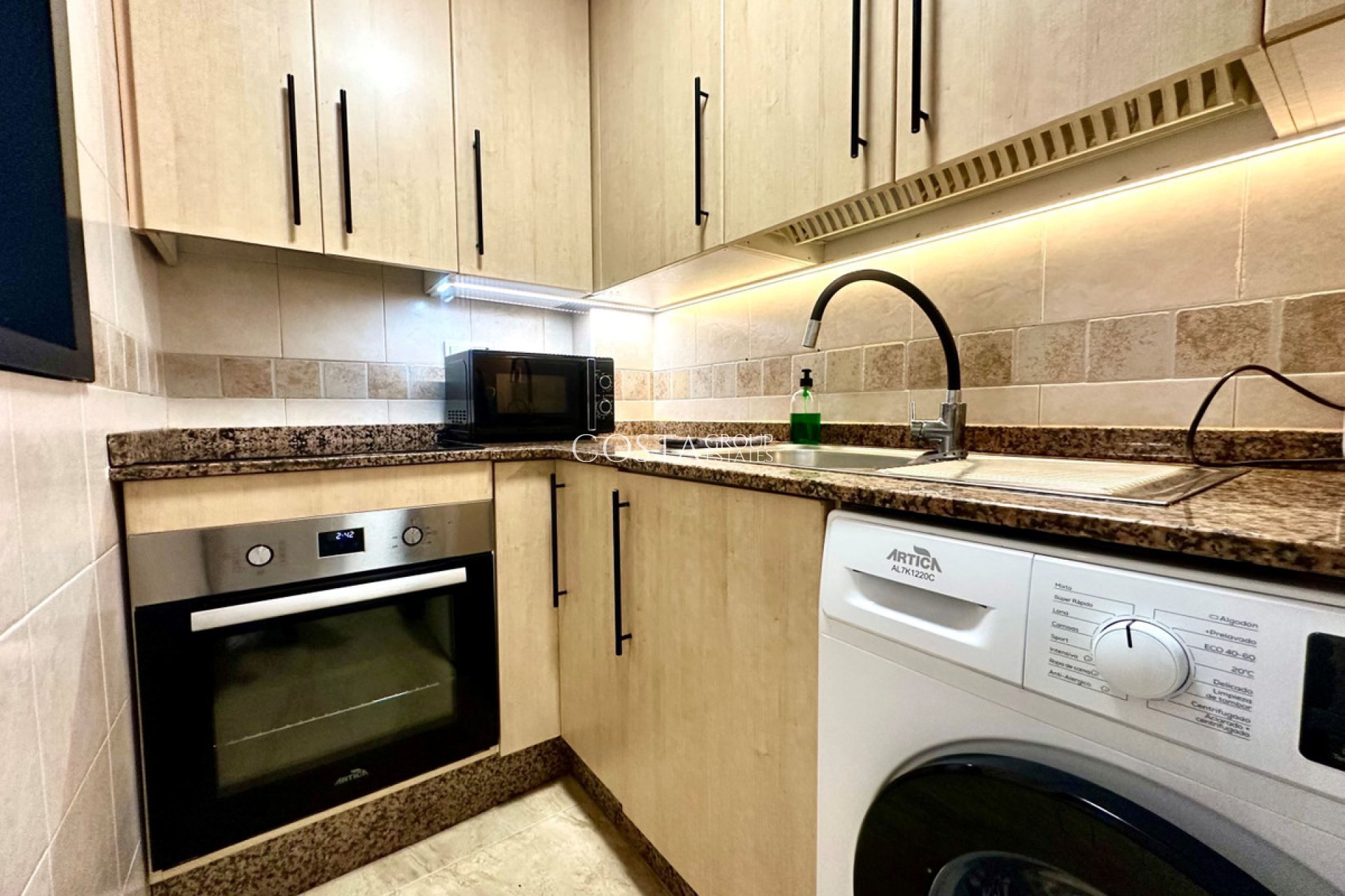 Odsprzedaż - Apartments -
Torrevieja - Torrevieja Centro