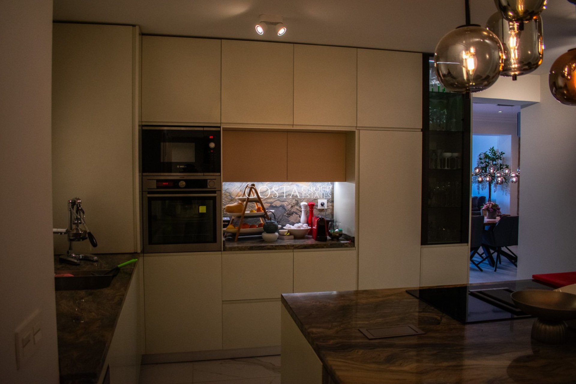 Odsprzedaż - Apartments -
Torrevieja - Torrevieja Centro